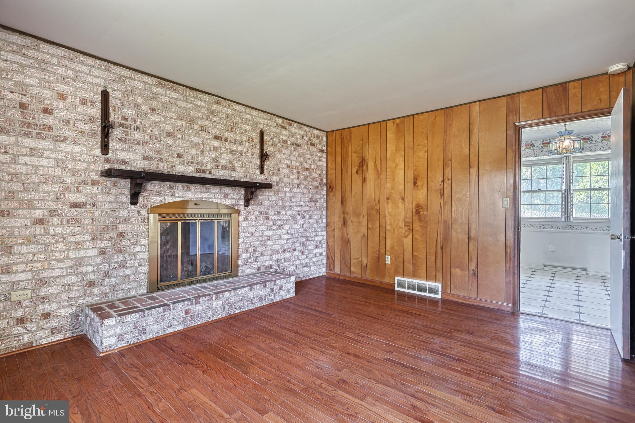 CHAMBERS HILL - Residential