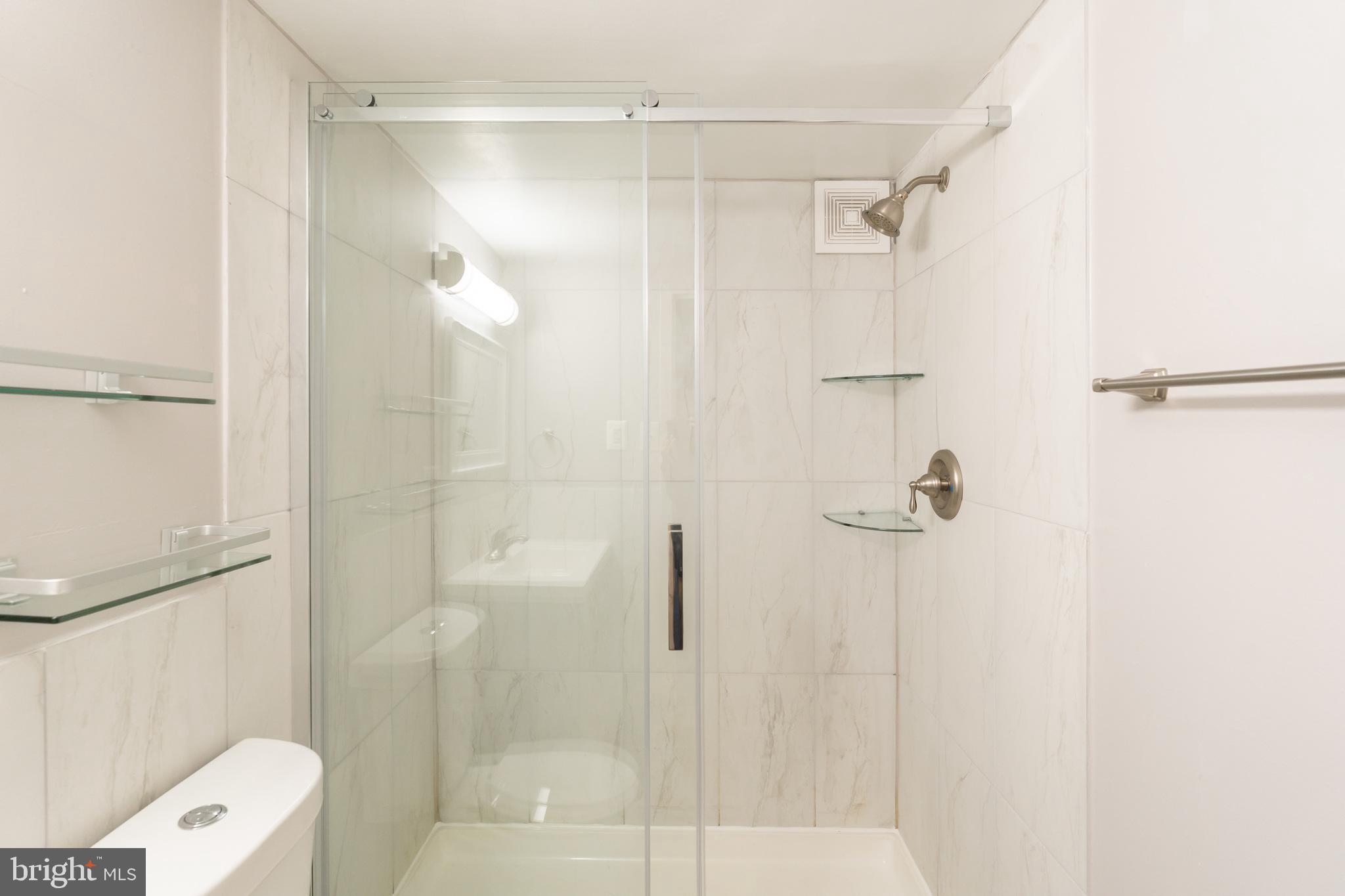 ROXBOROUGH - Residential Lease