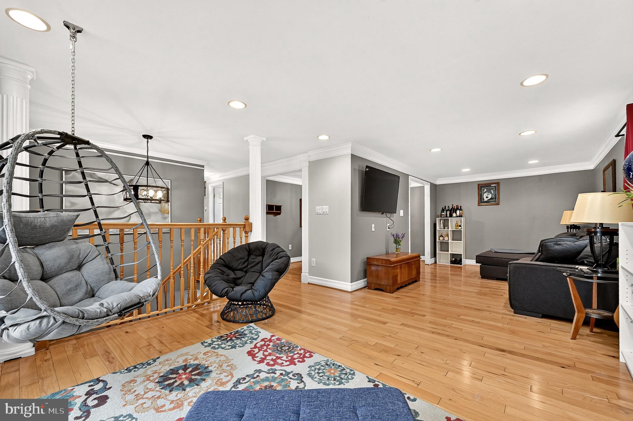 7920 FREEHOLLOW DRIVE