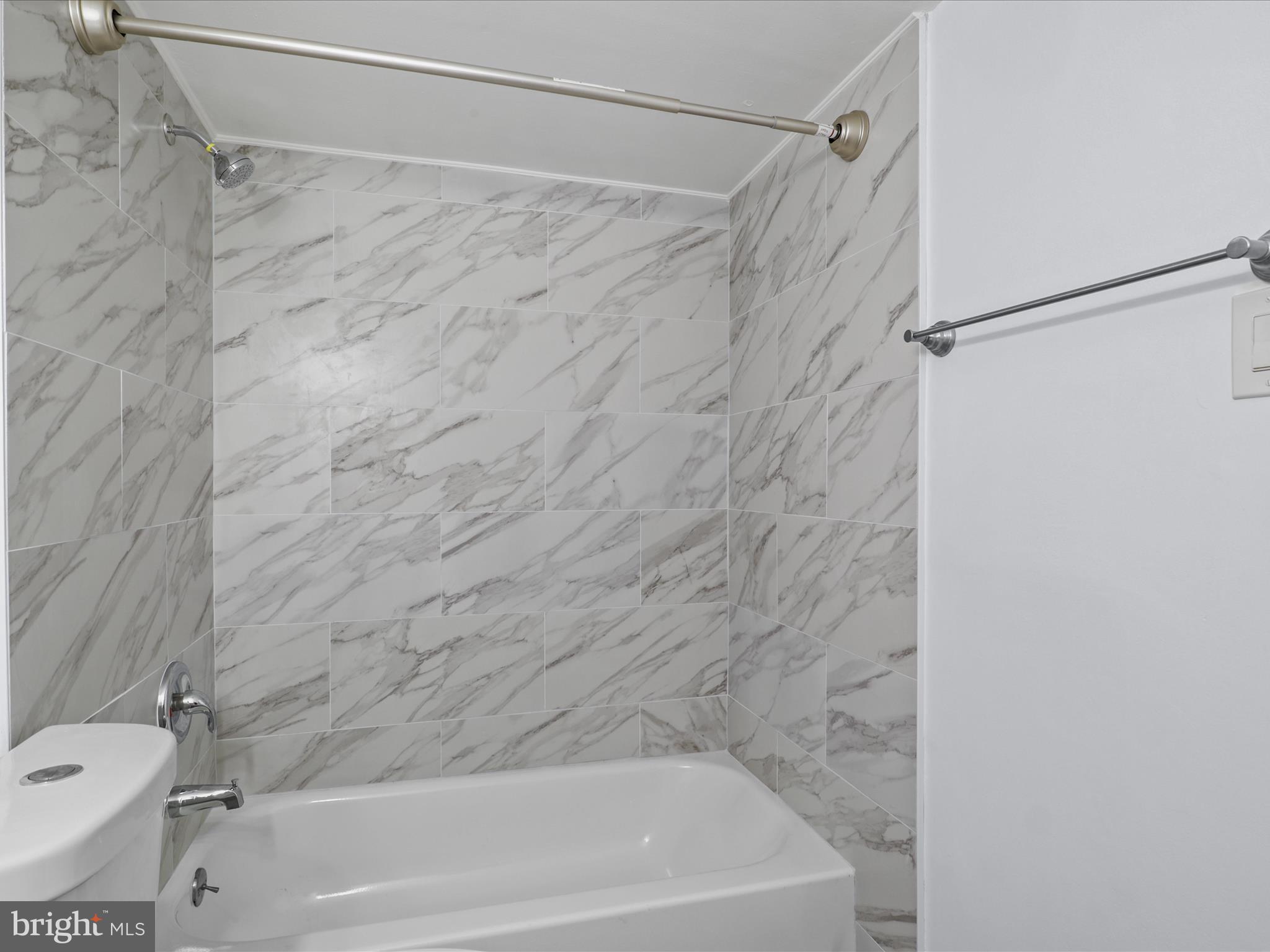 SAXONY SQUARE - Residential