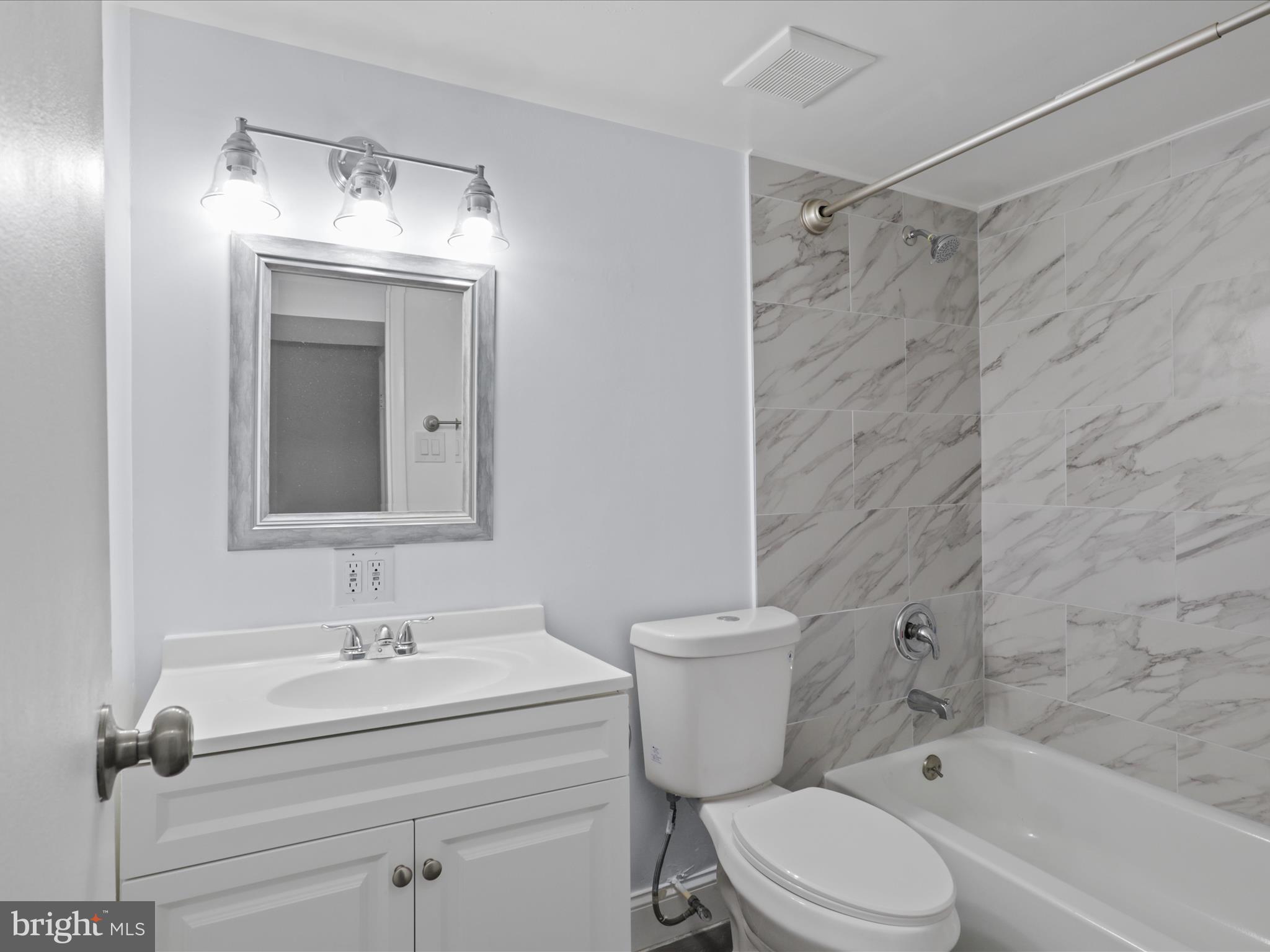 SAXONY SQUARE - Residential