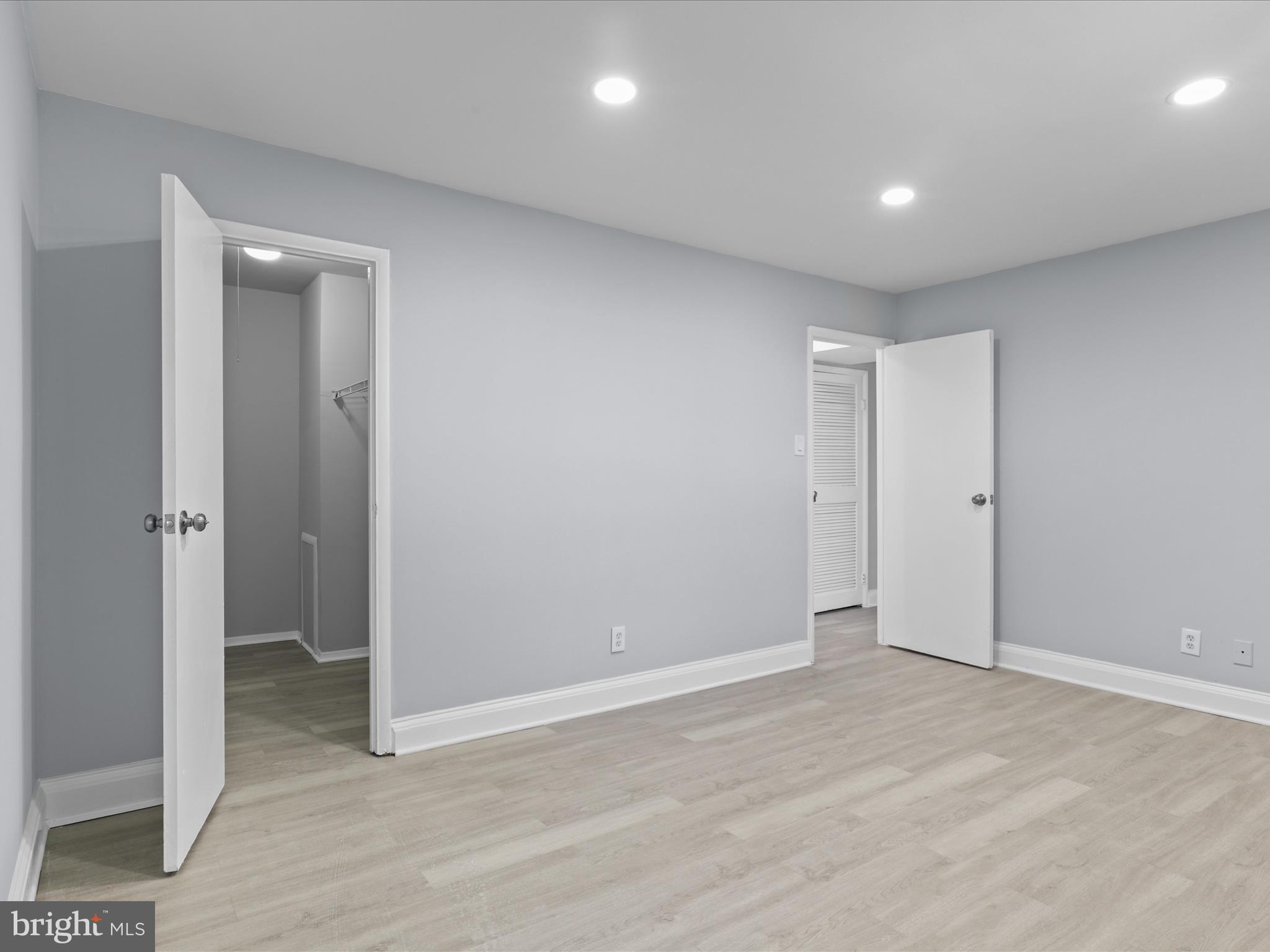 SAXONY SQUARE - Residential