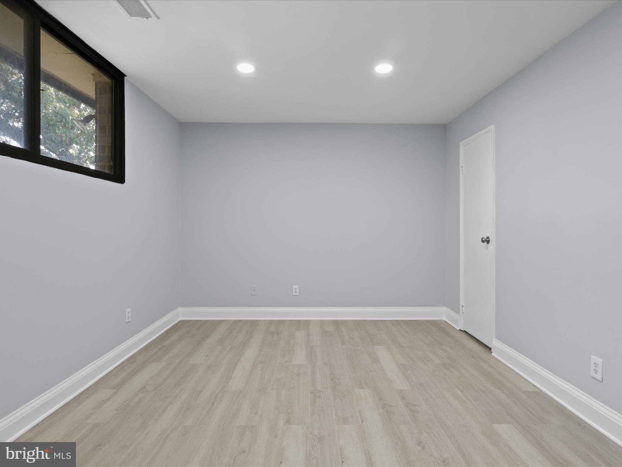 SAXONY SQUARE - Residential