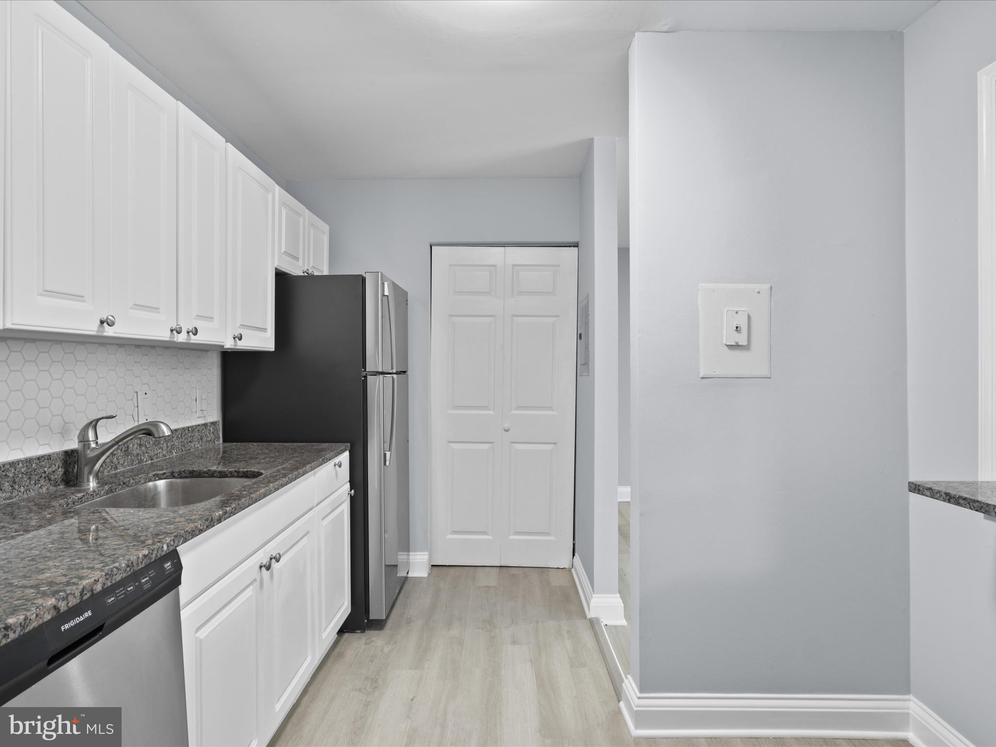 SAXONY SQUARE - Residential