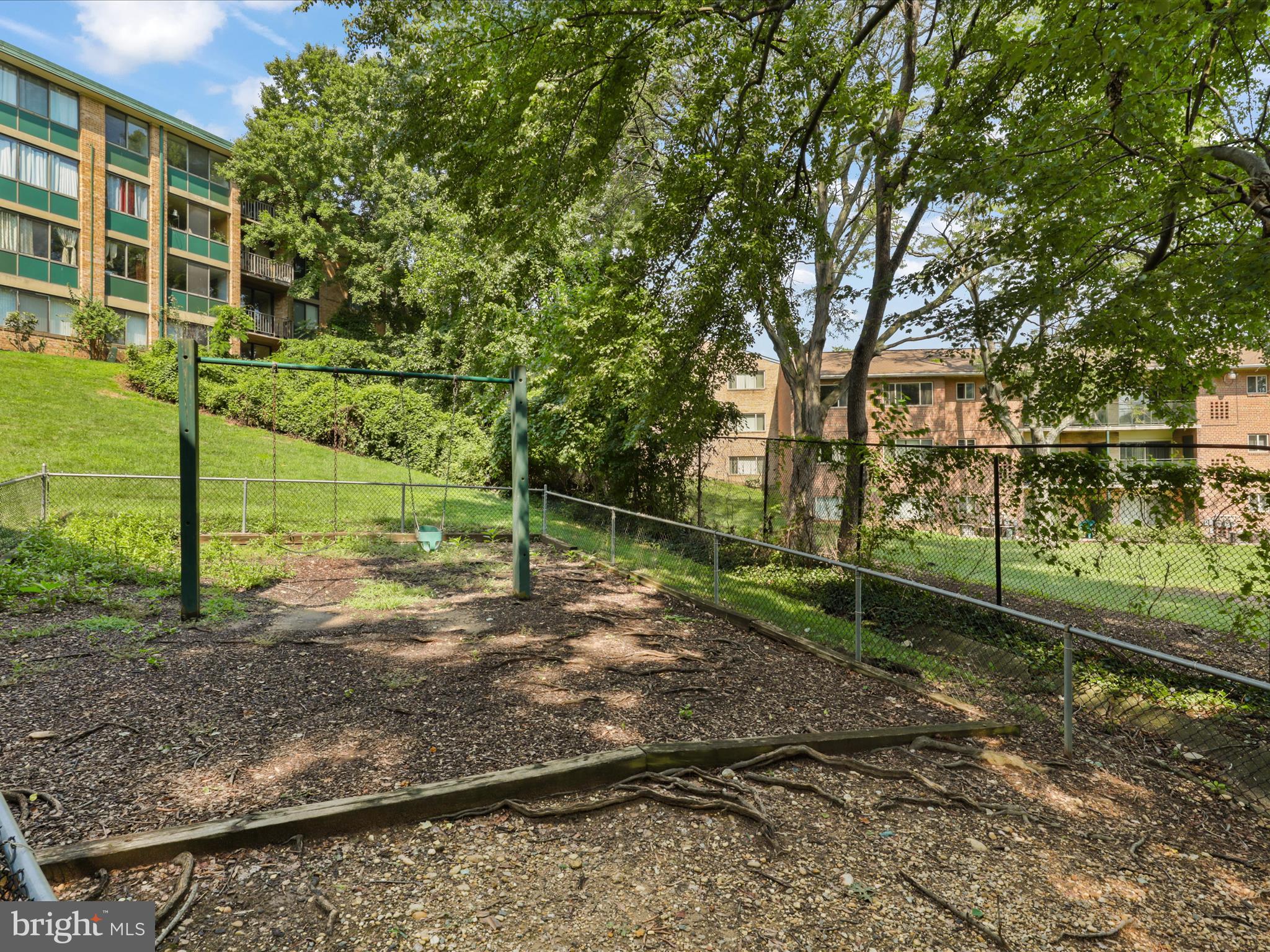 SAXONY SQUARE - Residential