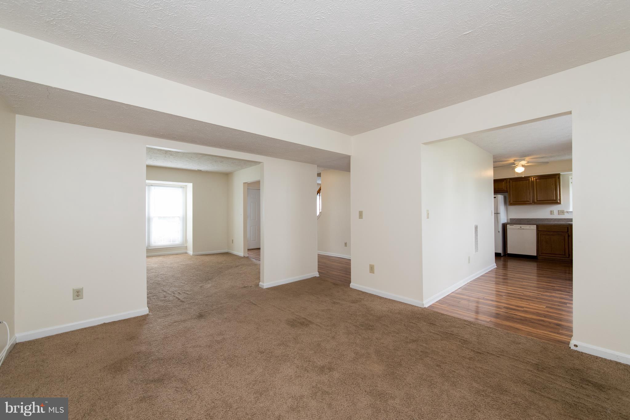 RIVERSIDE - Residential Lease