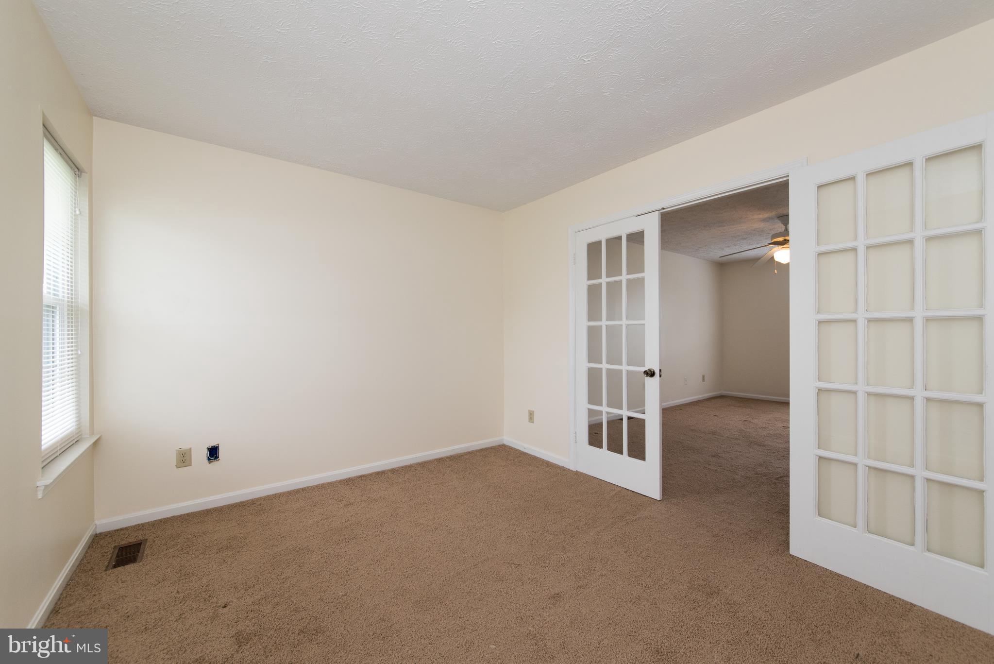 RIVERSIDE - Residential Lease