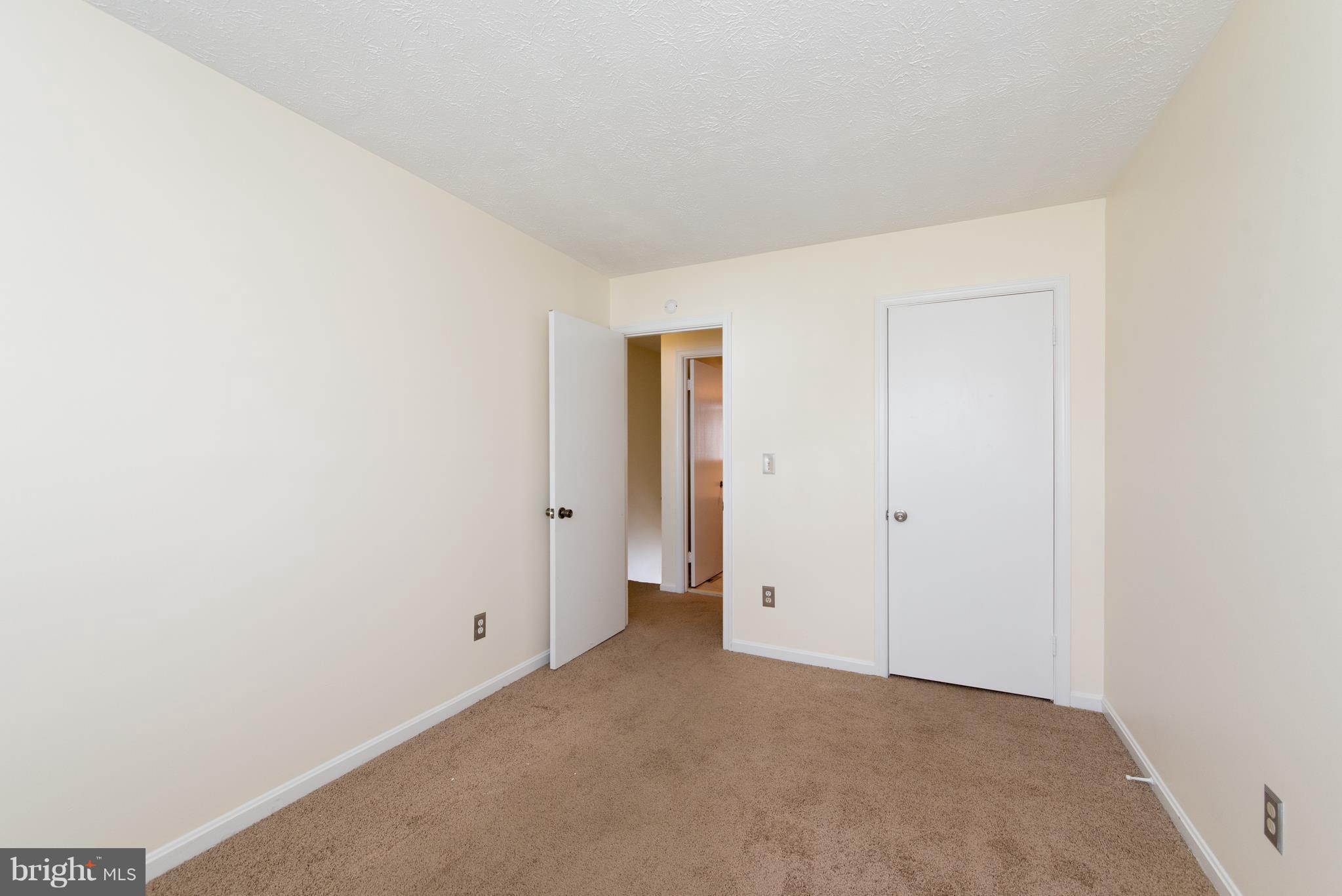 RIVERSIDE - Residential Lease