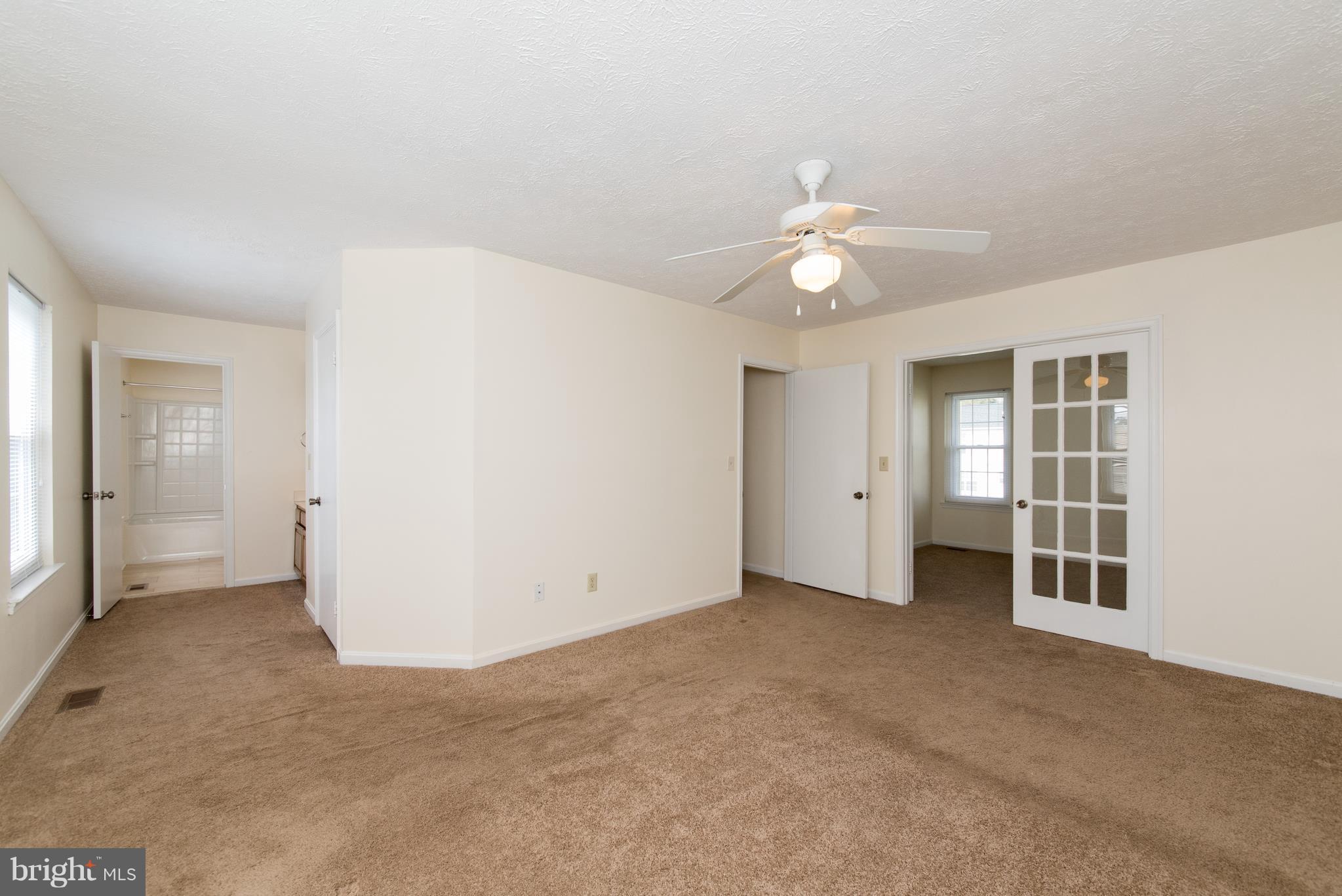 RIVERSIDE - Residential Lease