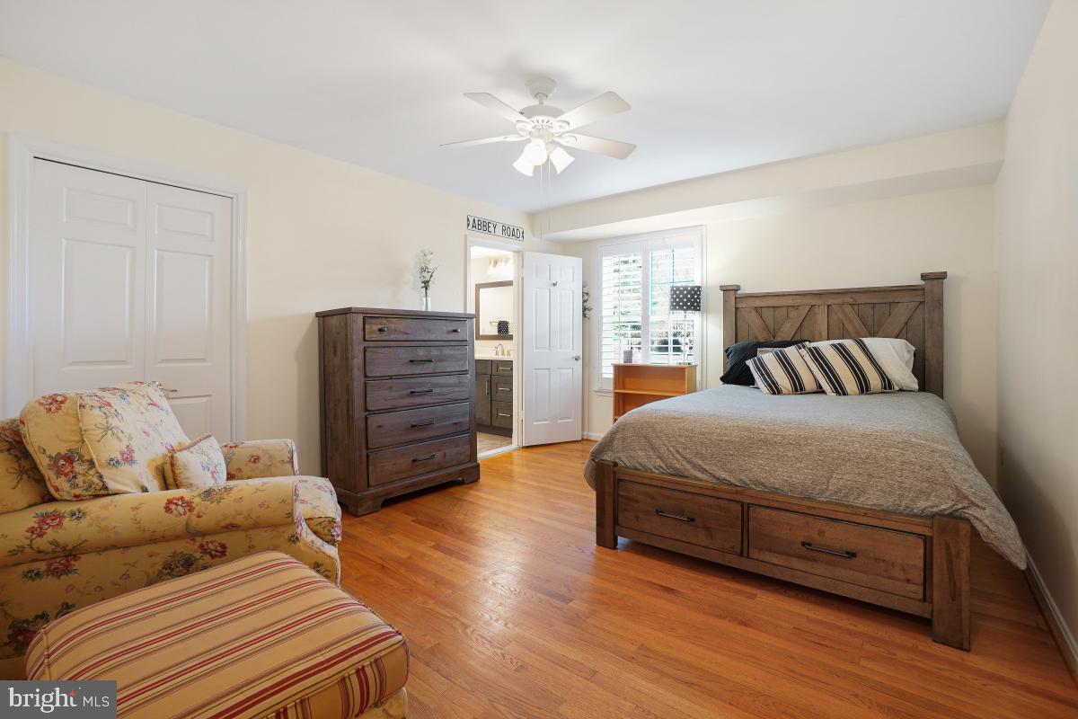 SPRING MEADOWS - Residential