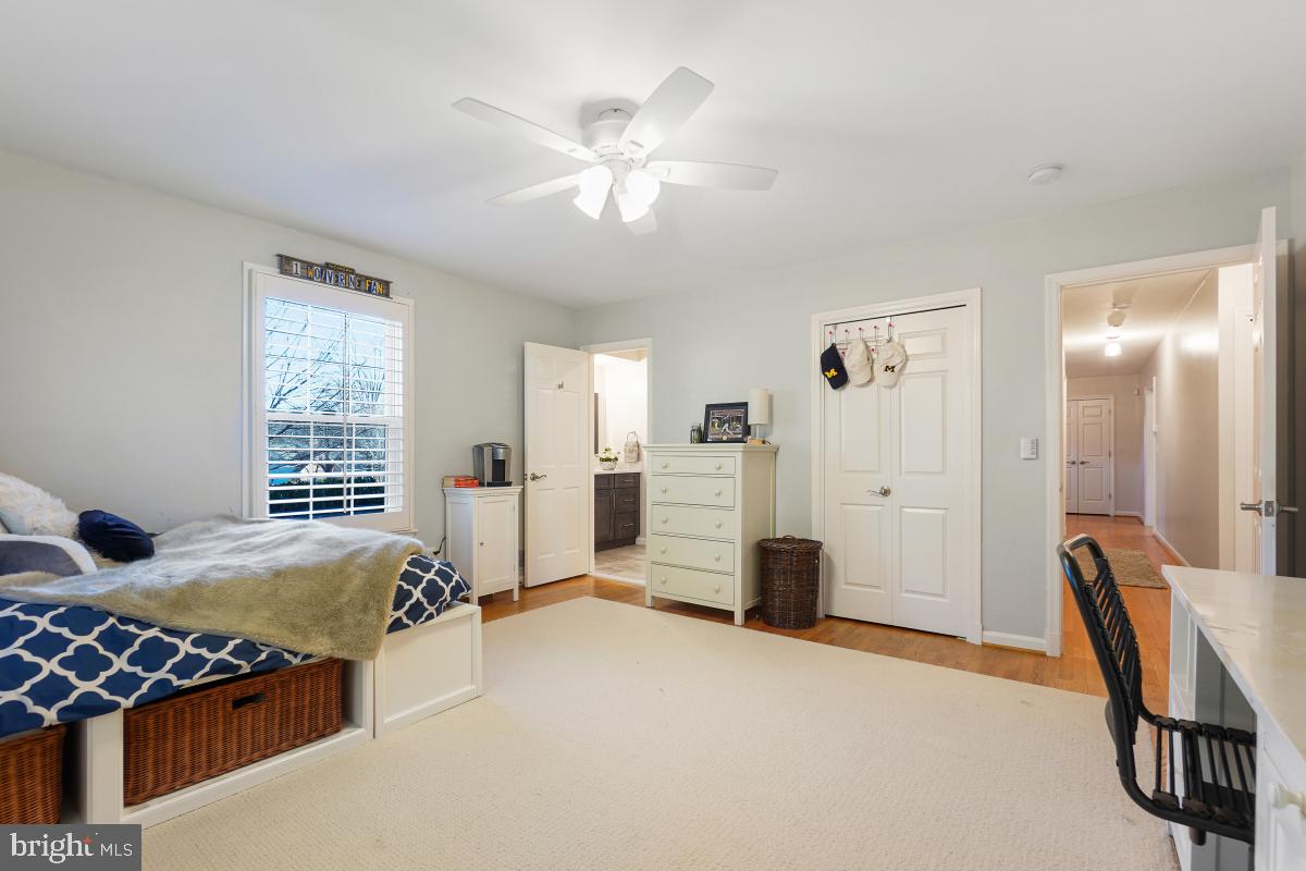 SPRING MEADOWS - Residential