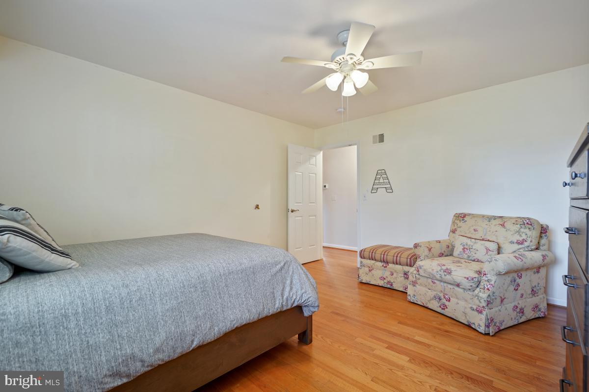 SPRING MEADOWS - Residential