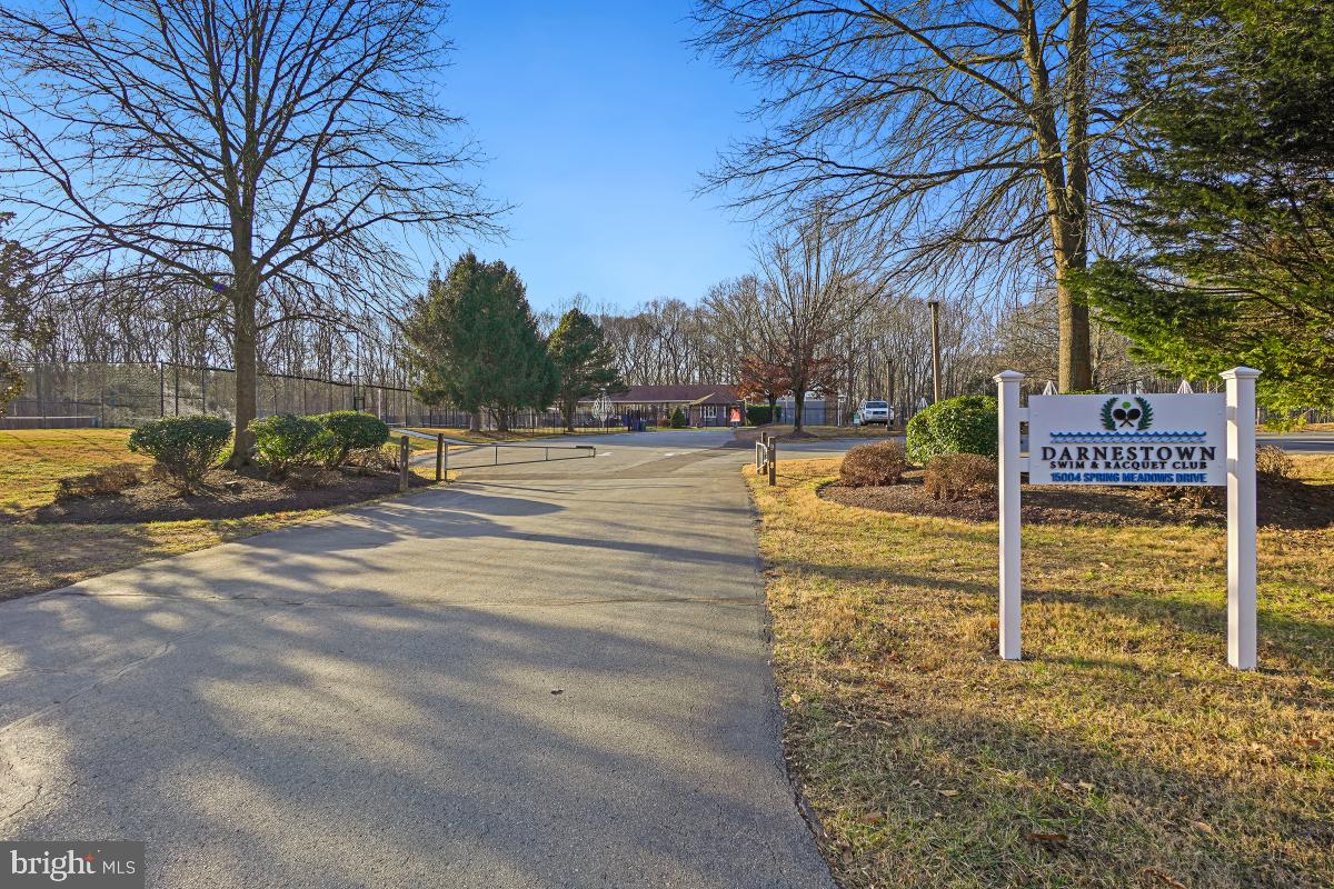 SPRING MEADOWS - Residential