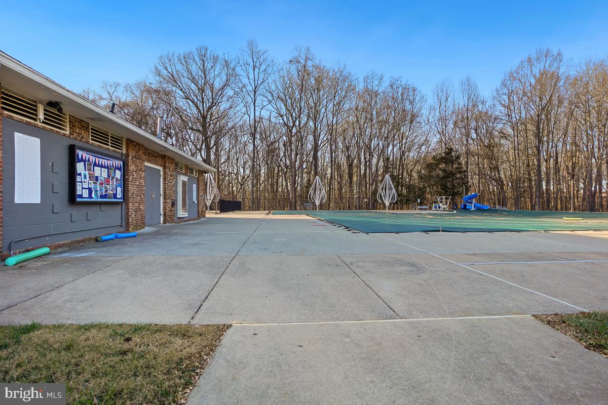 SPRING MEADOWS - Residential