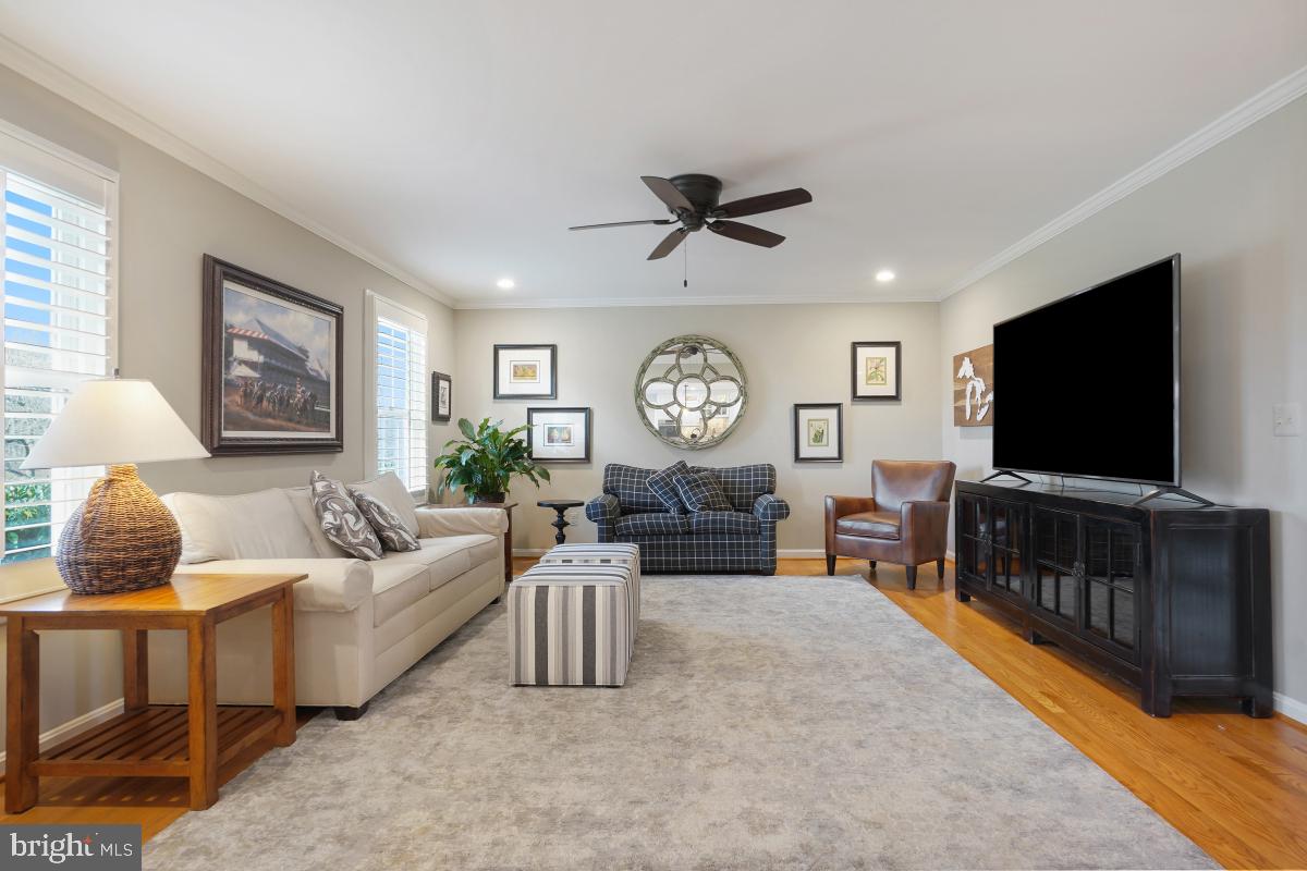 SPRING MEADOWS - Residential