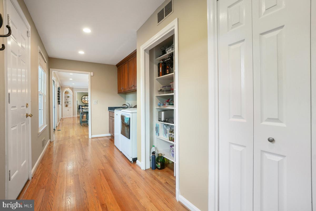 SPRING MEADOWS - Residential