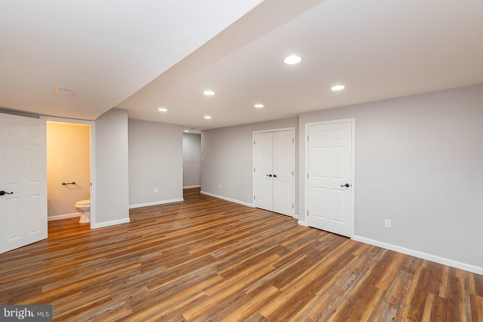 VILLAGE AT SHERANDO - Residential Lease