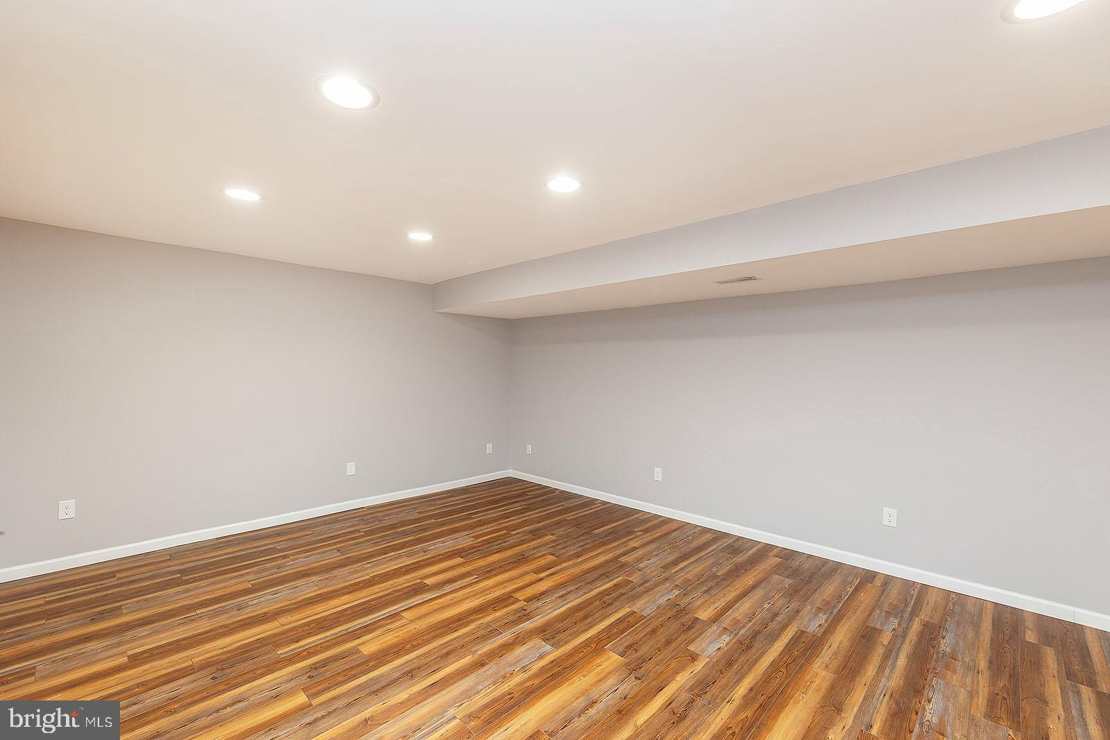 VILLAGE AT SHERANDO - Residential Lease