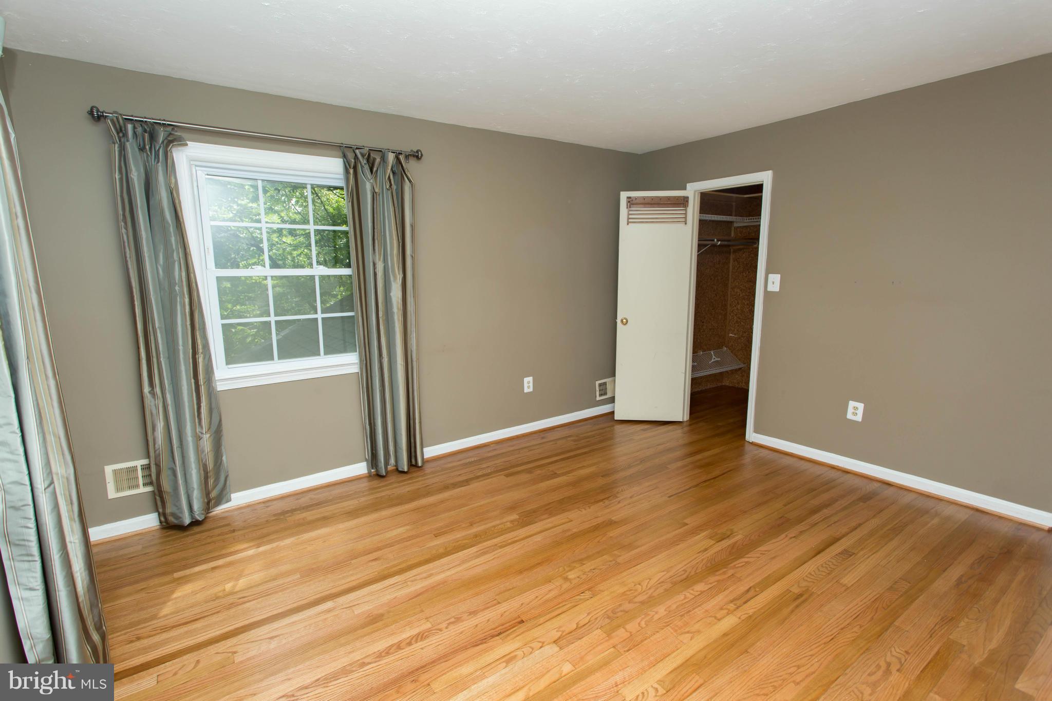 STONEYBROOKE - Residential