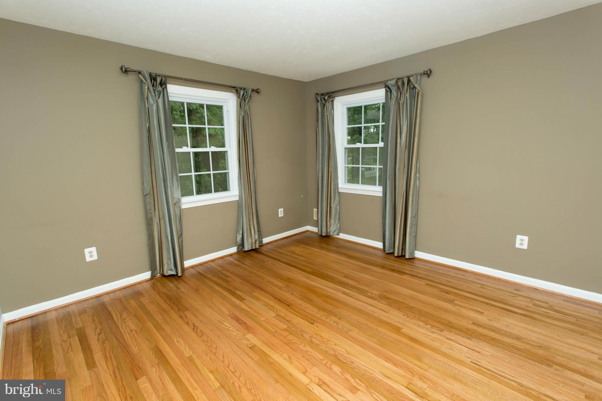 STONEYBROOKE - Residential