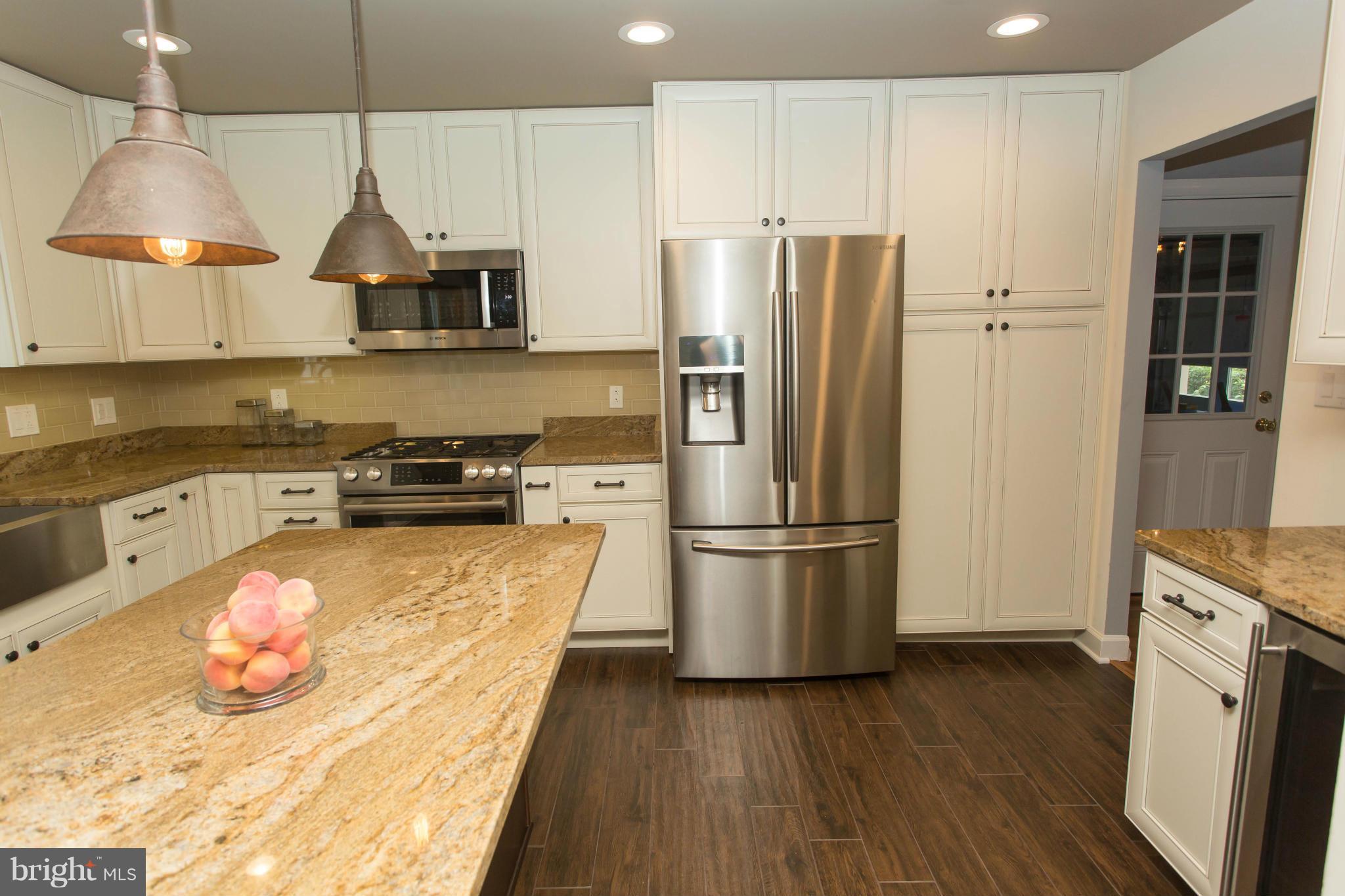 STONEYBROOKE - Residential