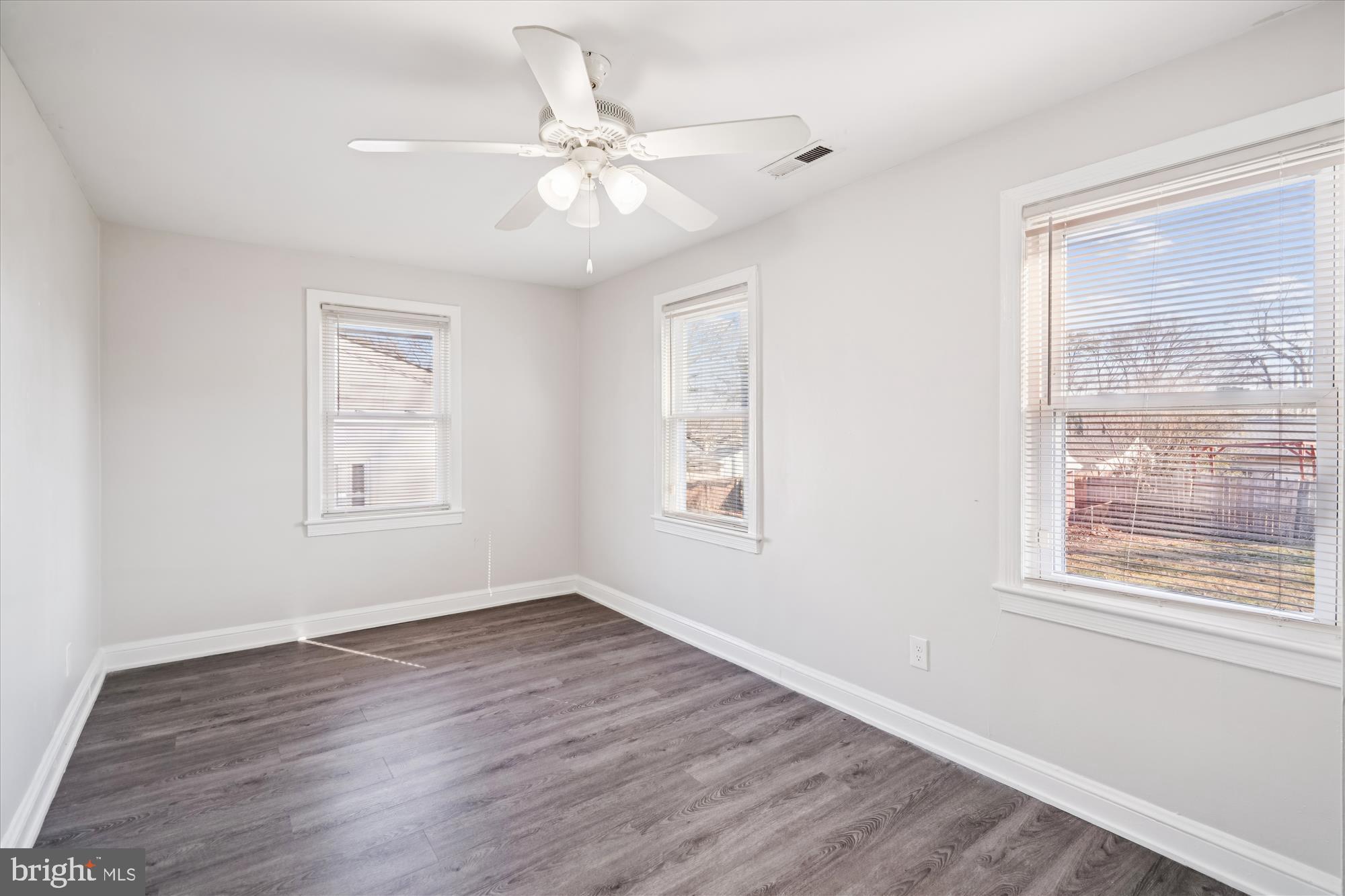 HOLLYWOOD ON THE HILL - Residential