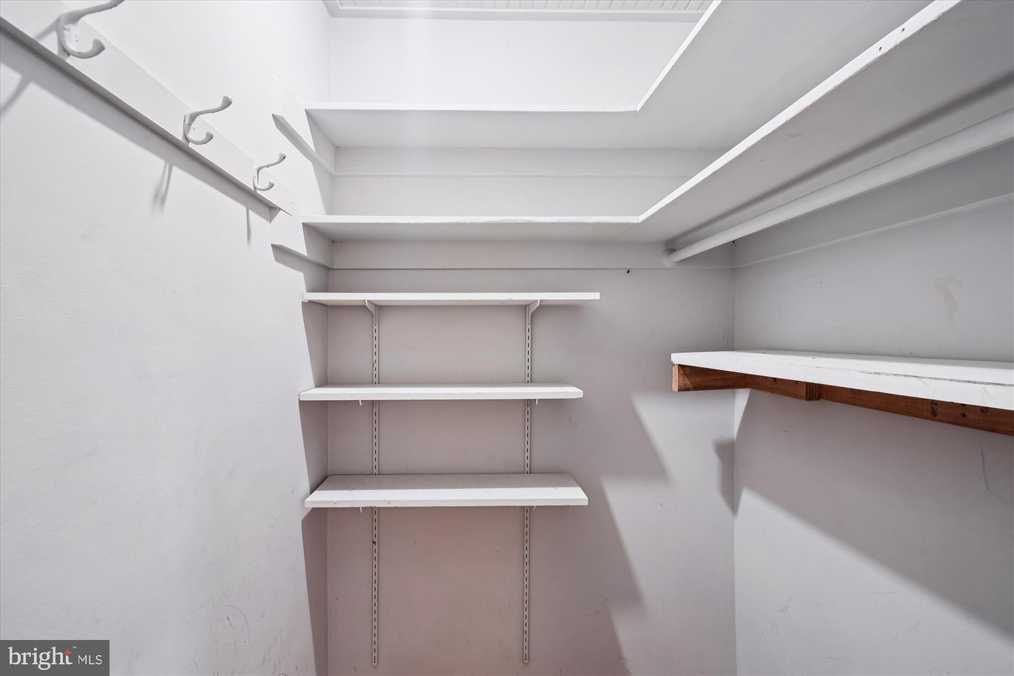 HOLLYWOOD ON THE HILL - Residential