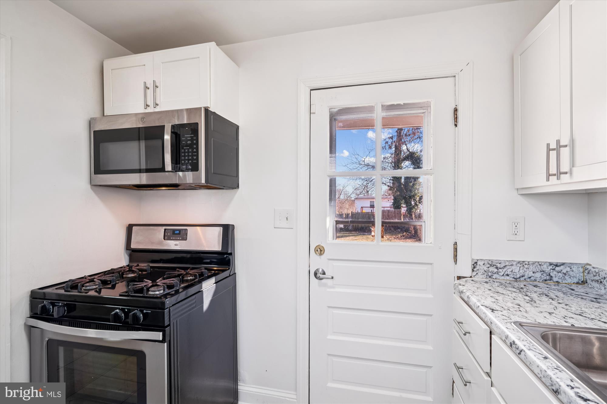 HOLLYWOOD ON THE HILL - Residential