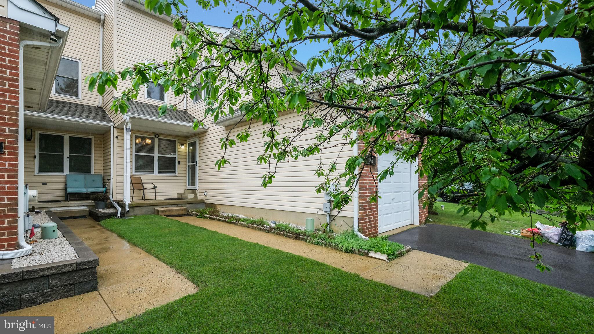 649 YALE COURT