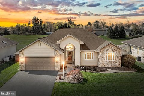 Photo of 583 Blossom Trail, MOUNT JOY, PA 17552 (MLS # PALA2067030)