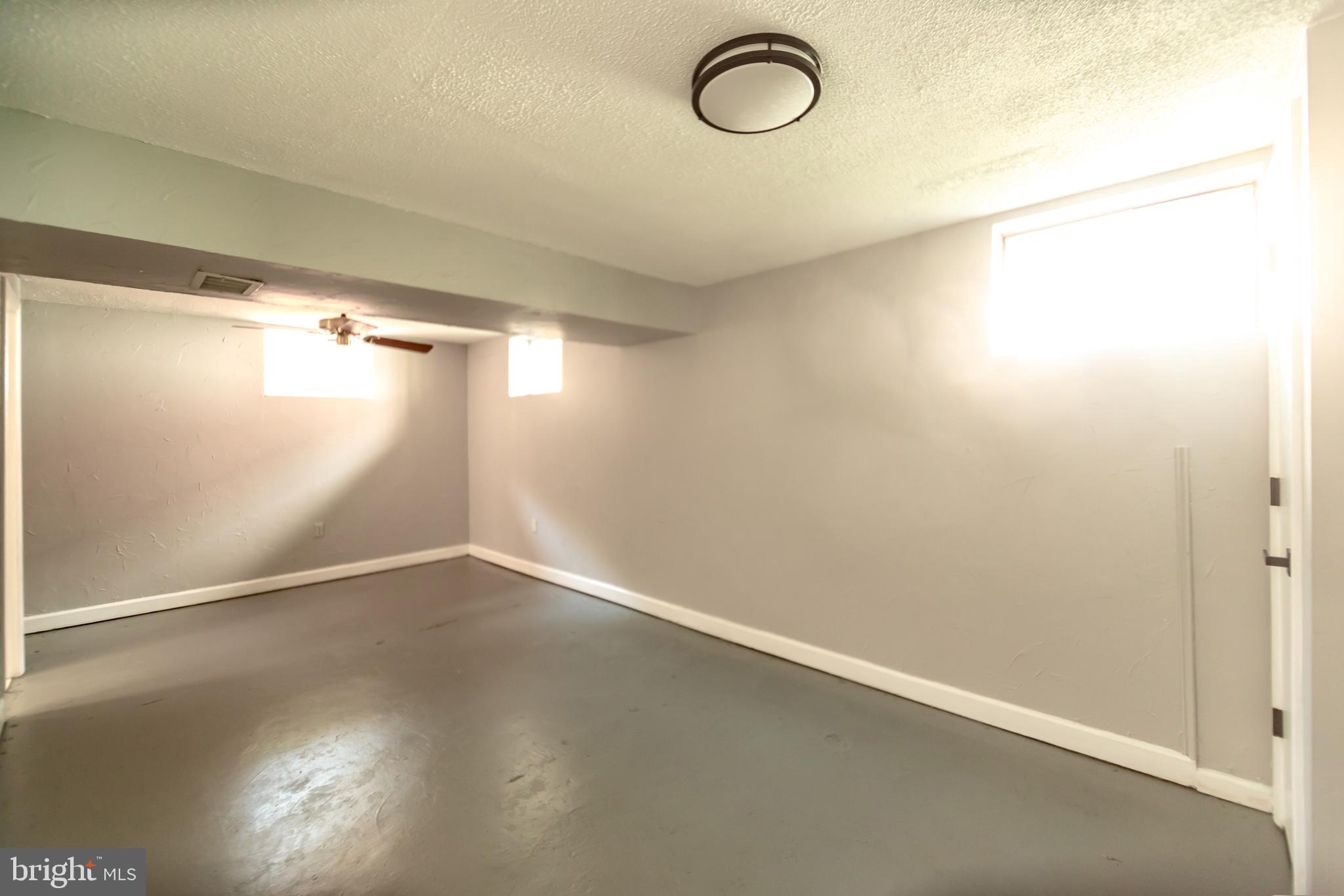 FAIRFAX WOODS - Residential