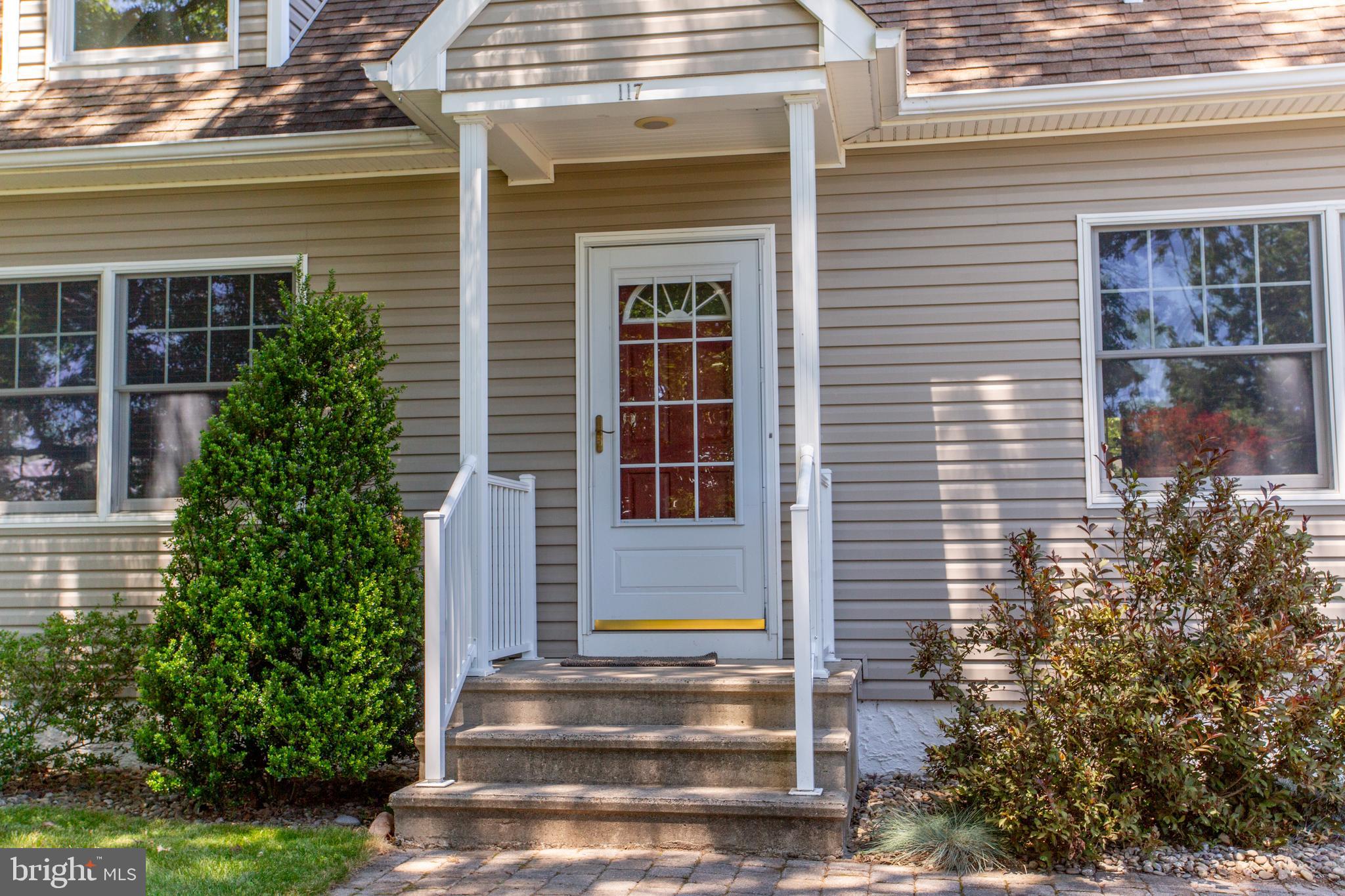 117 CIRCLE DRIVE S
