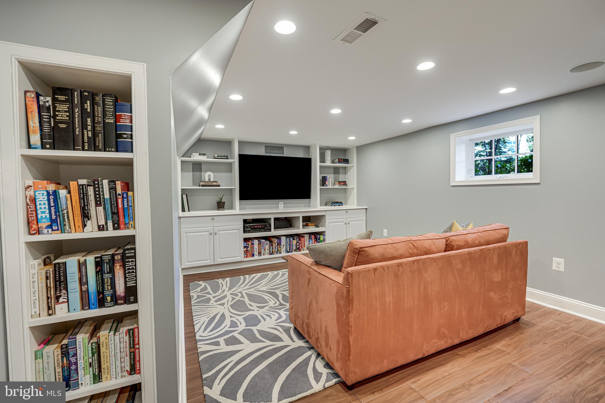 CHEVY CHASE - Residential