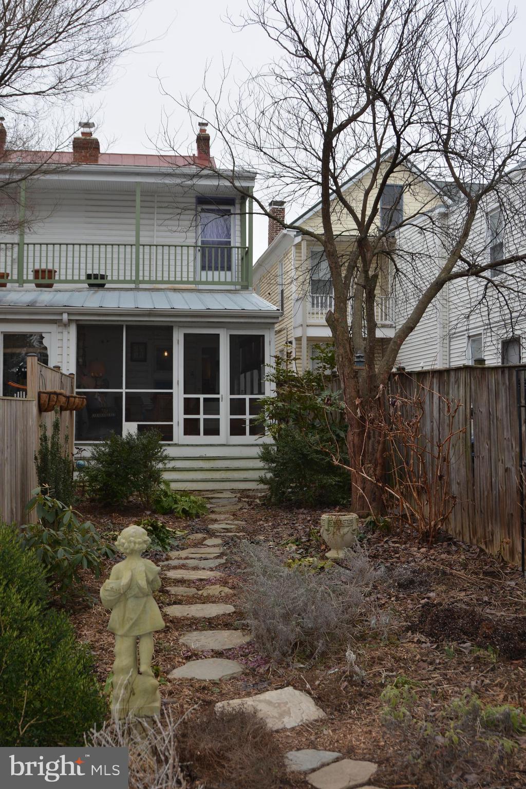 DOWNTOWN FREDERICK - Residential Lease