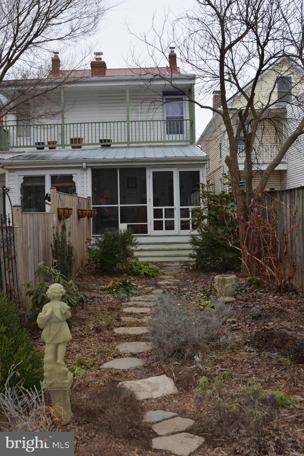 DOWNTOWN FREDERICK - Residential Lease