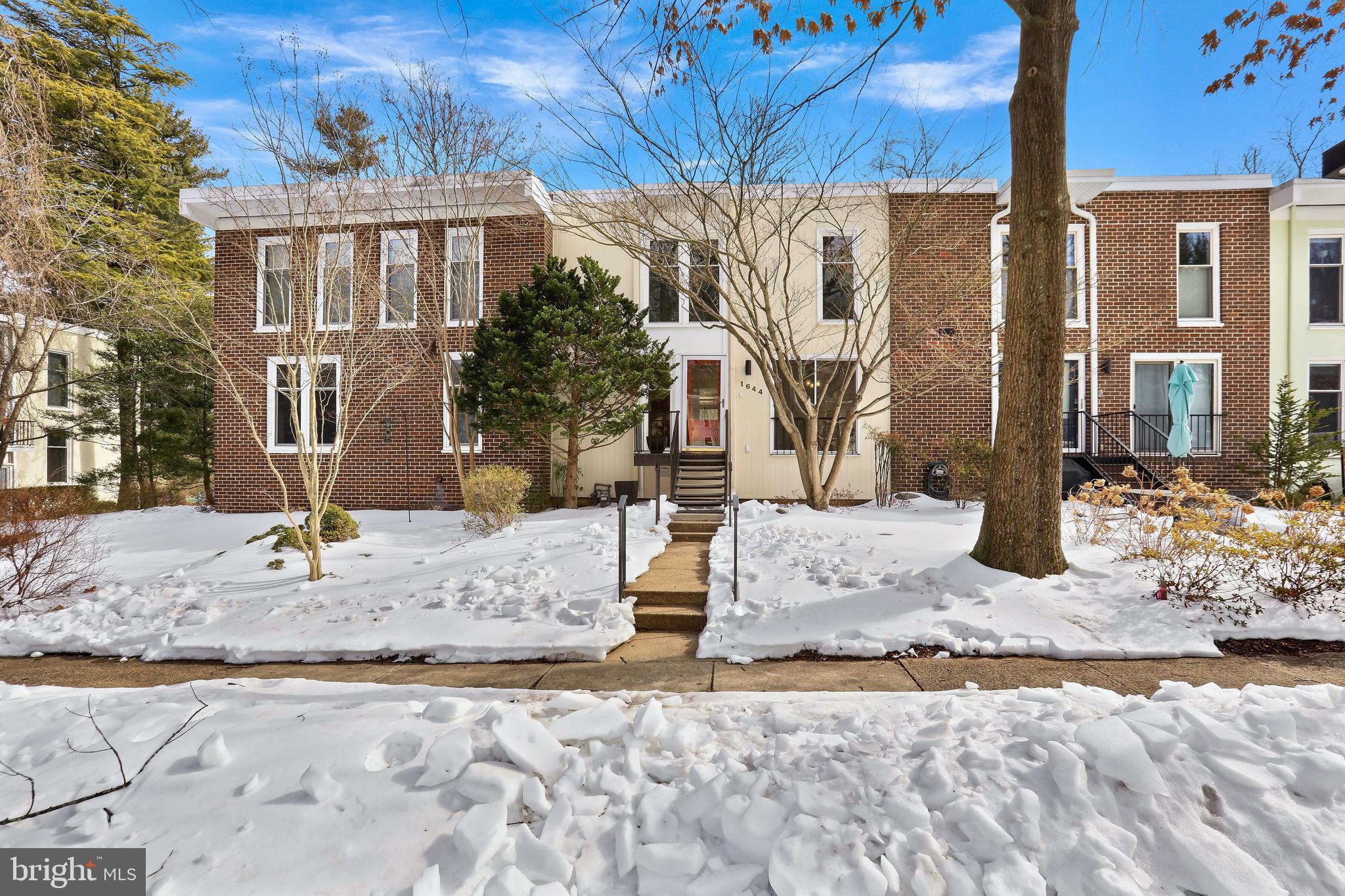 RESTON - Residential