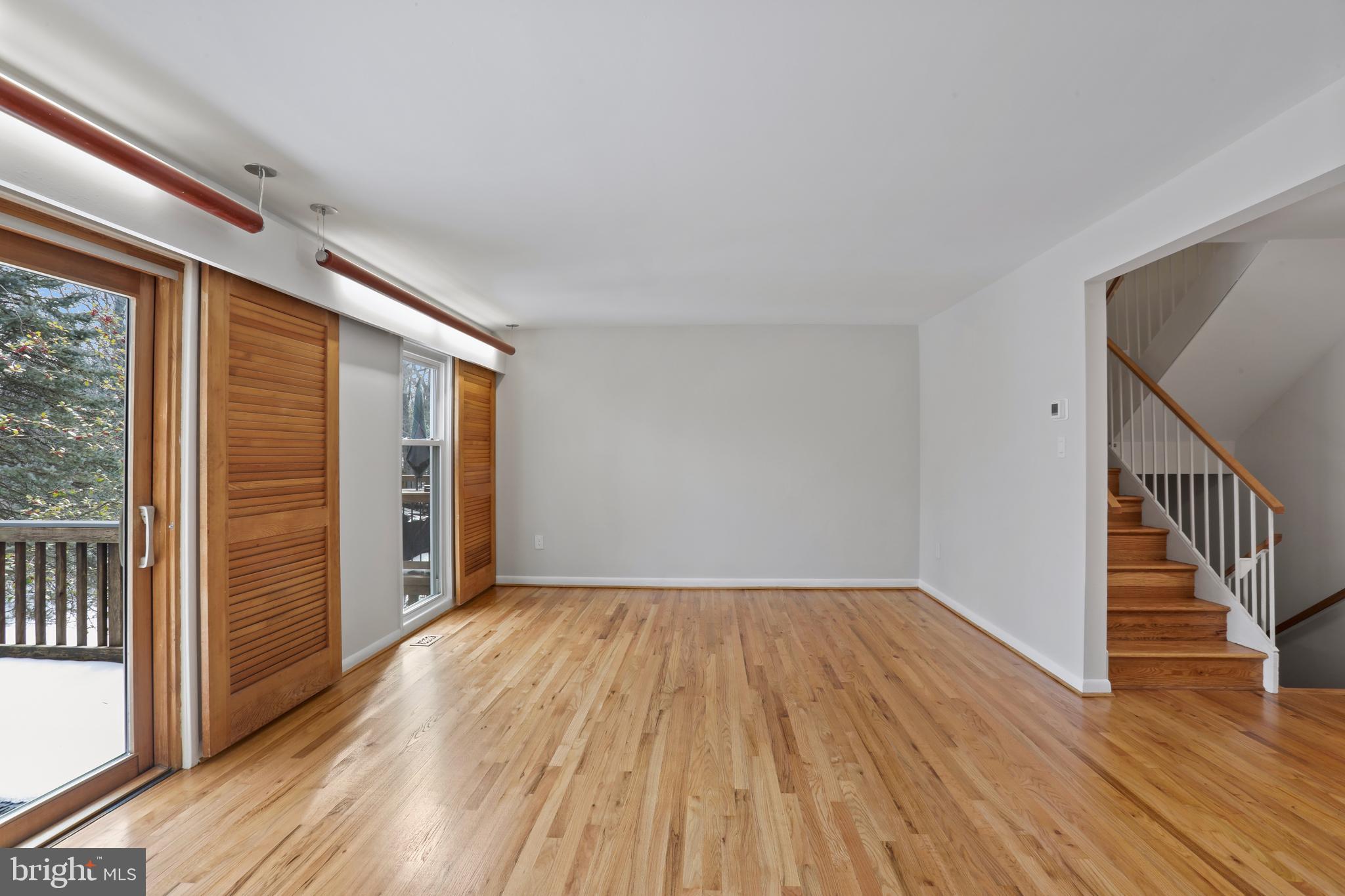 RESTON - Residential