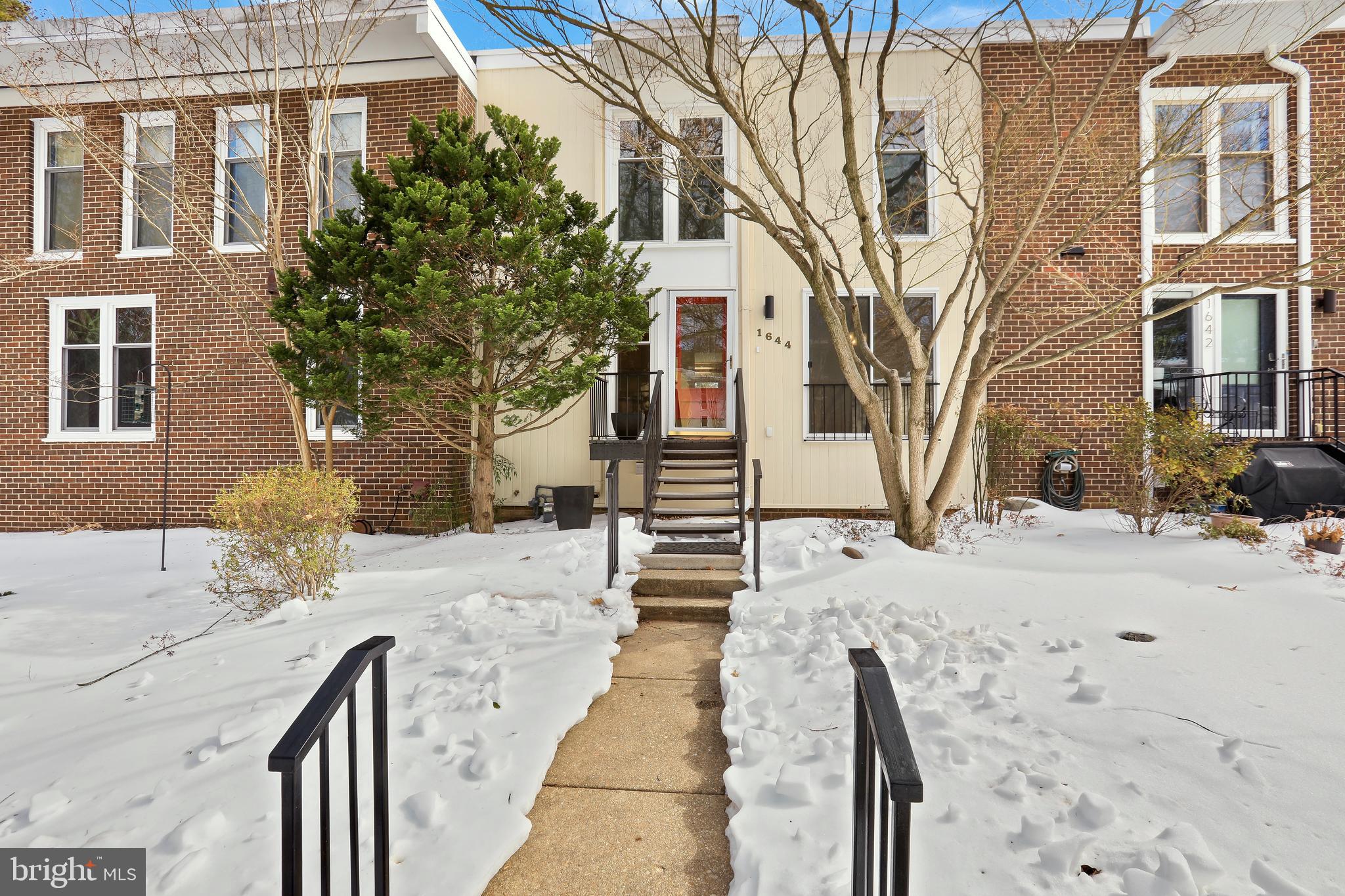 RESTON - Residential