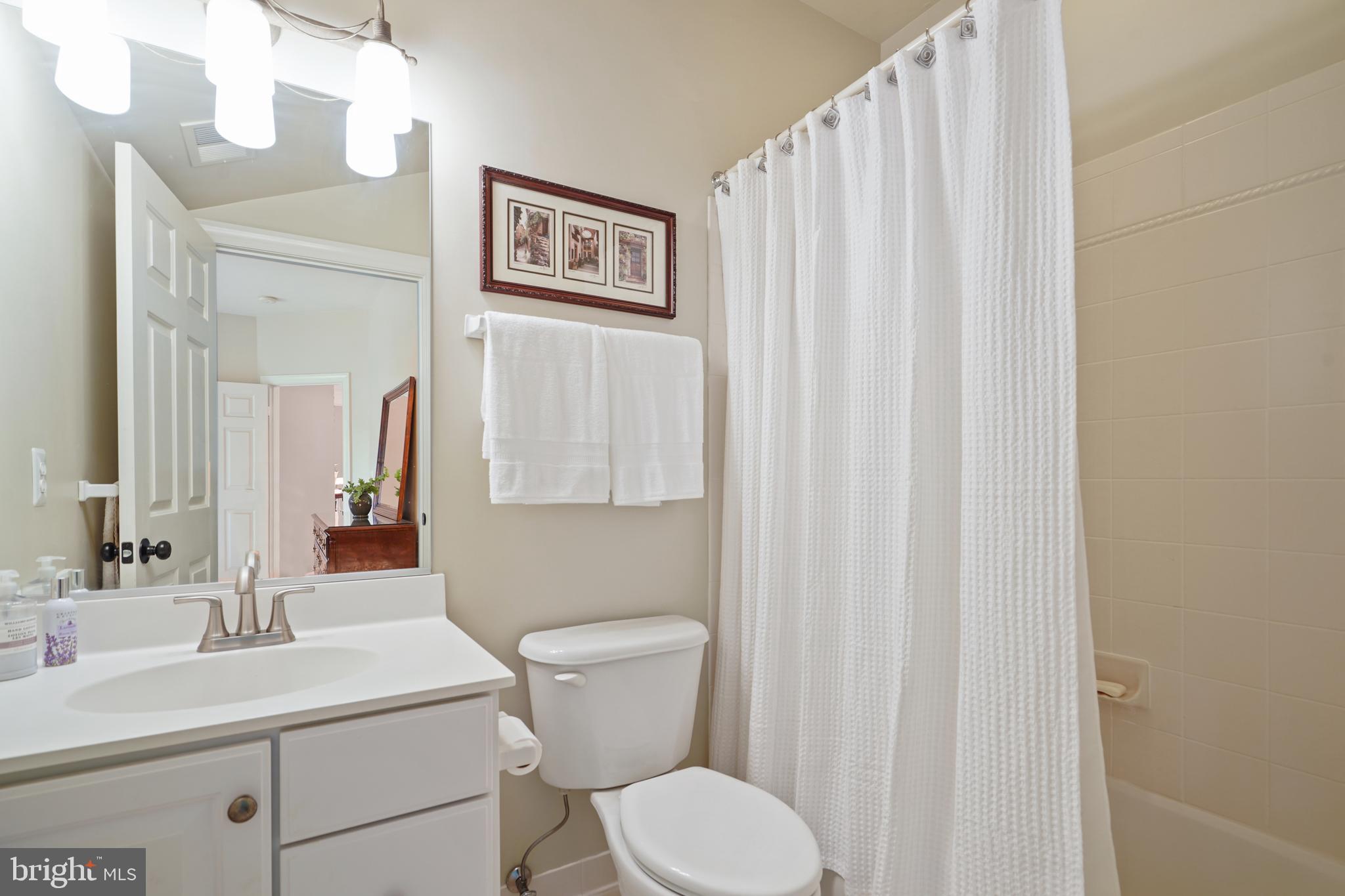 ESTATES AT LOWES ISLAND - Residential