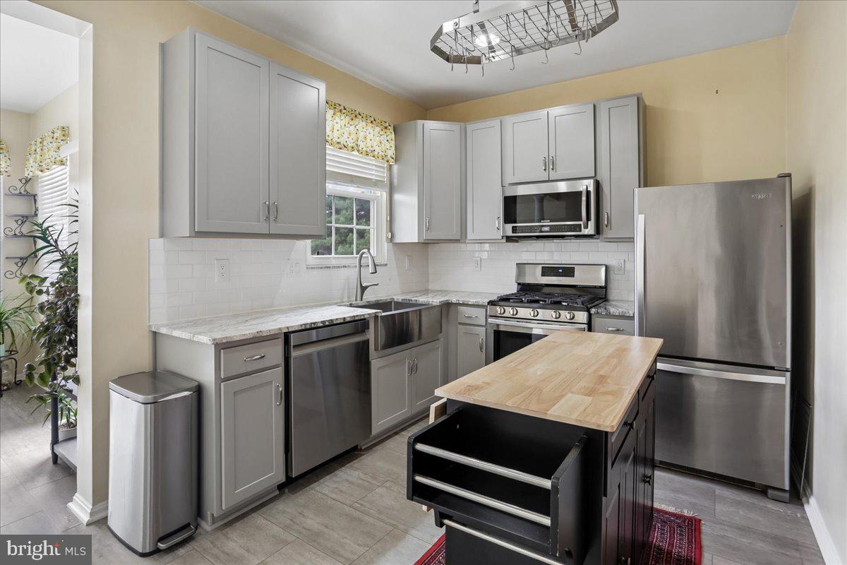 RIDGE COMMONS - Residential