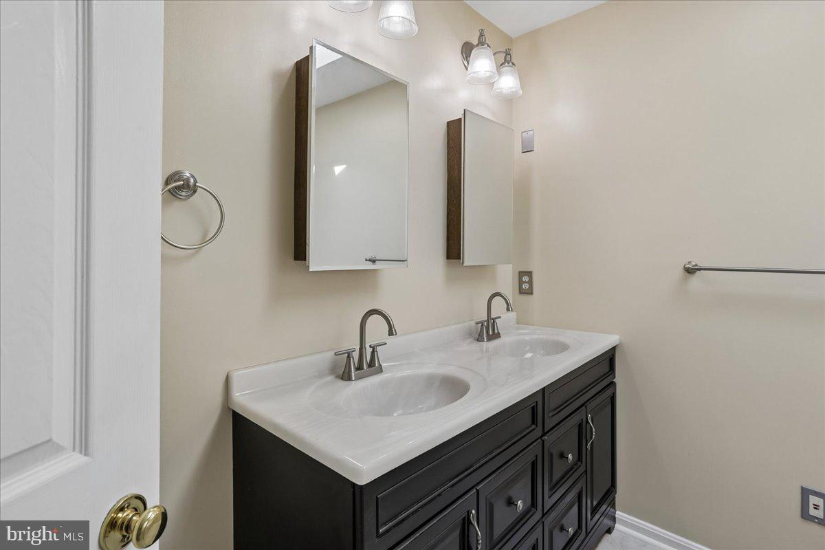 RIDGE COMMONS - Residential