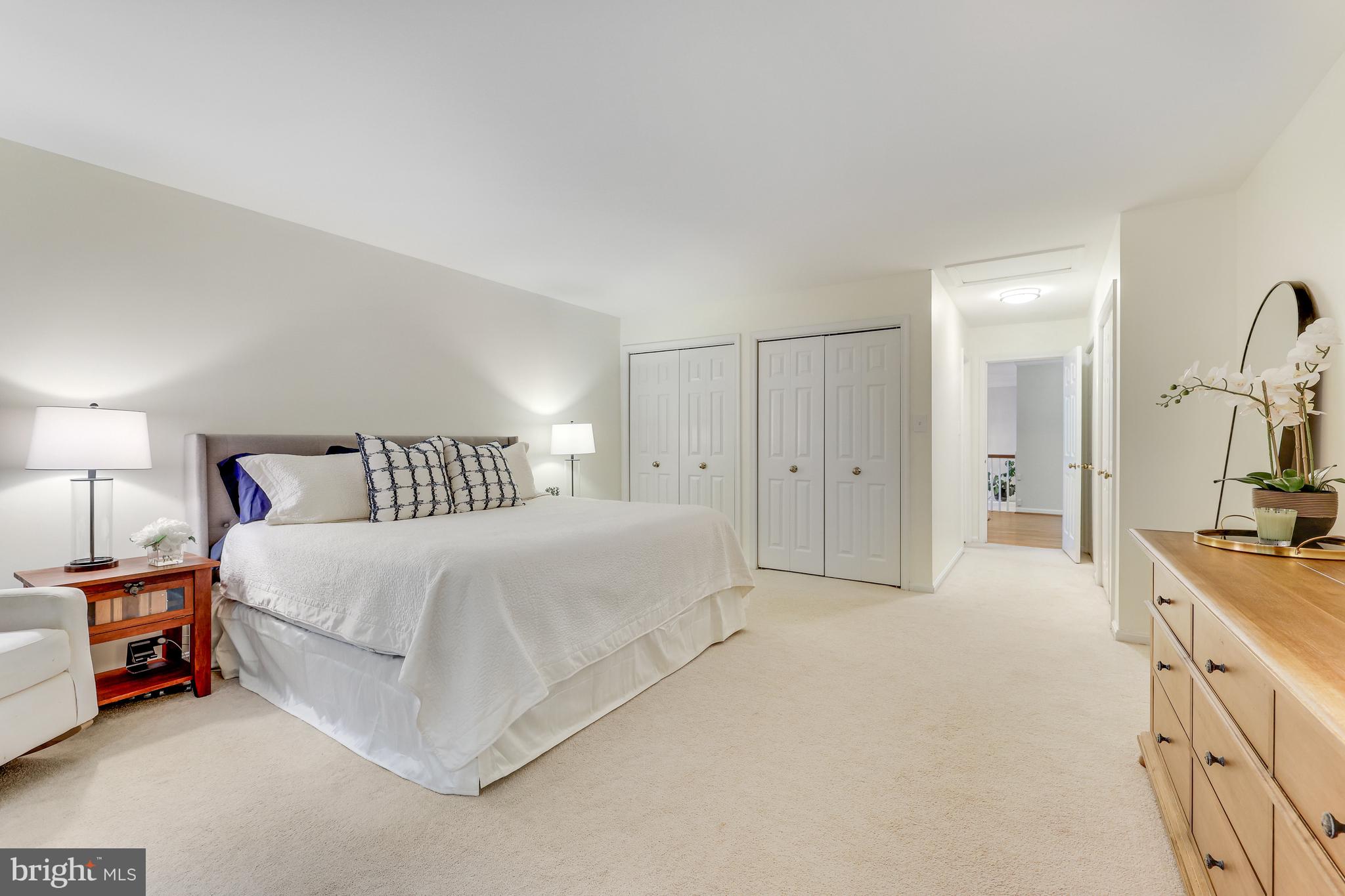 KINGS MANOR - Residential