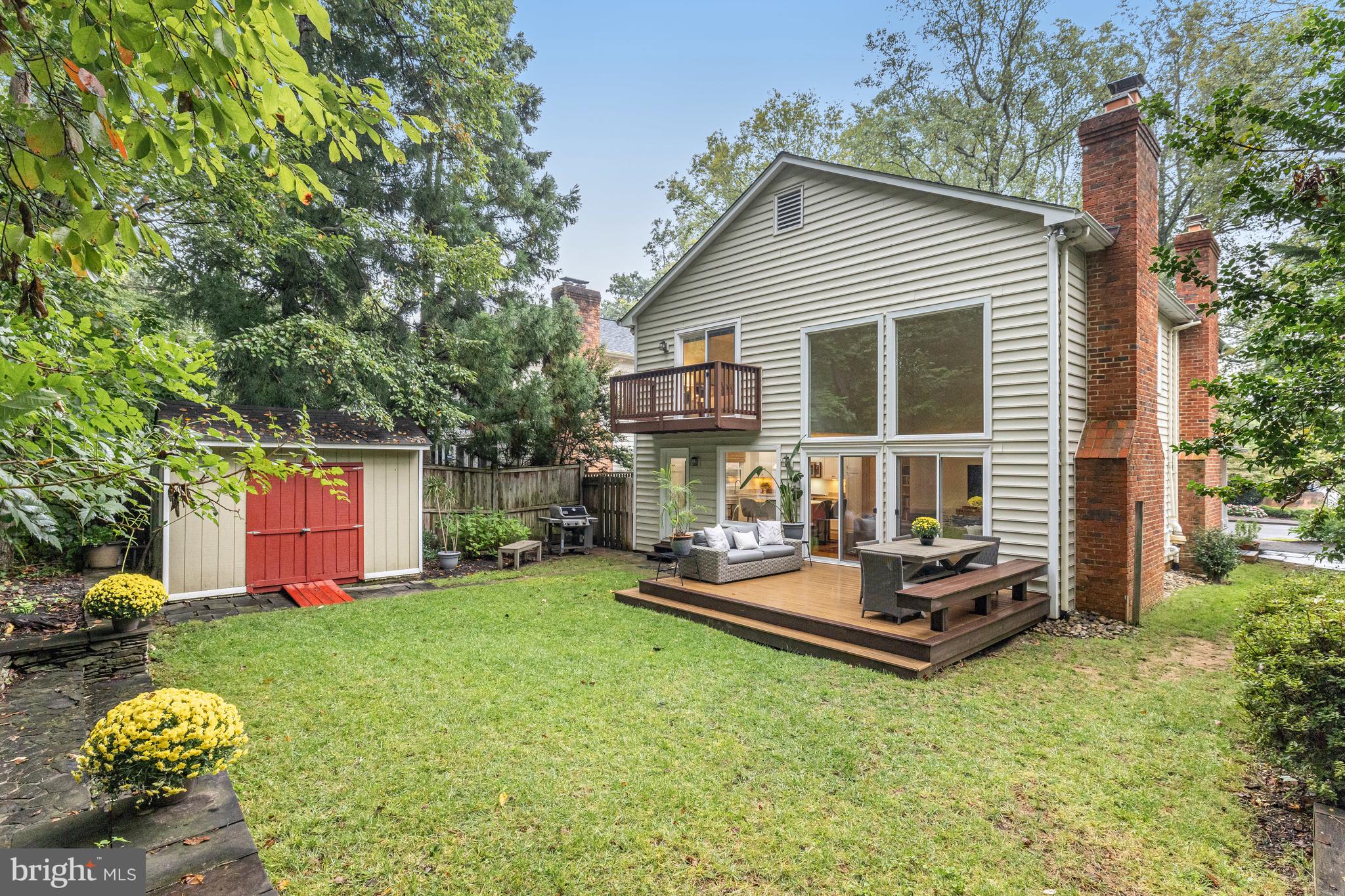 KINGS MANOR - Residential