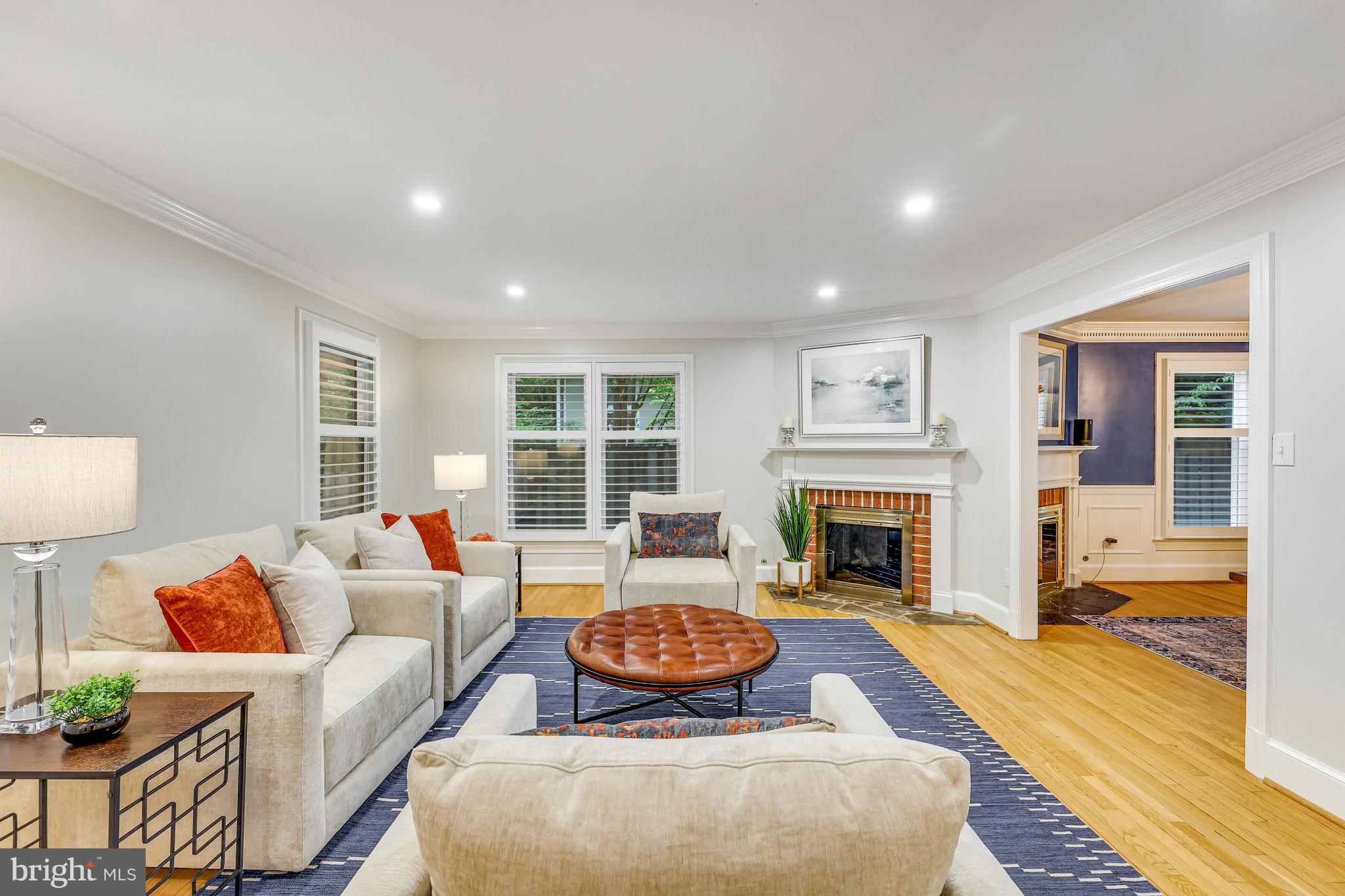 KINGS MANOR - Residential