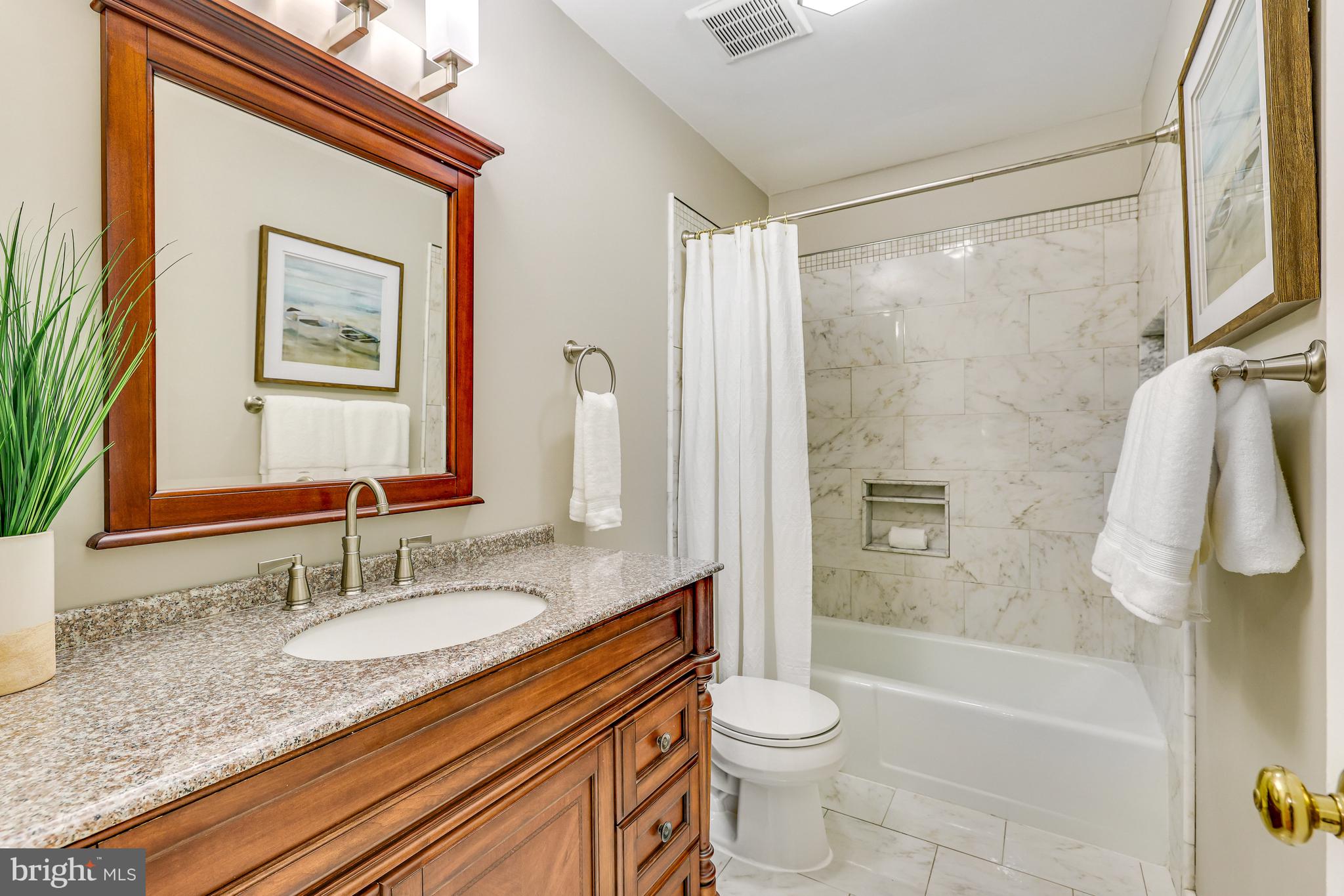 KINGS MANOR - Residential