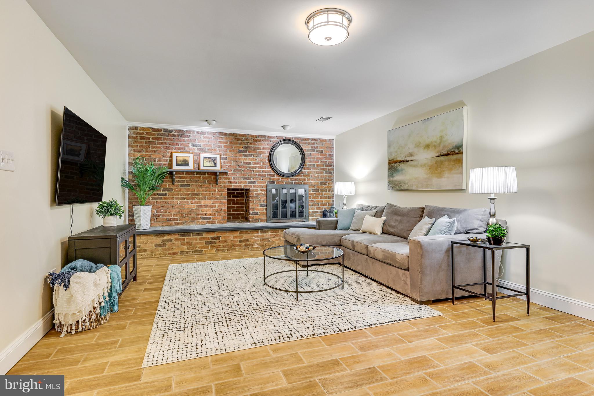 KINGS MANOR - Residential