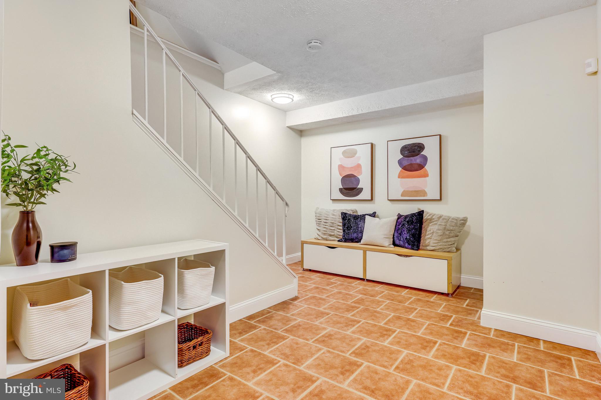 KINGS MANOR - Residential