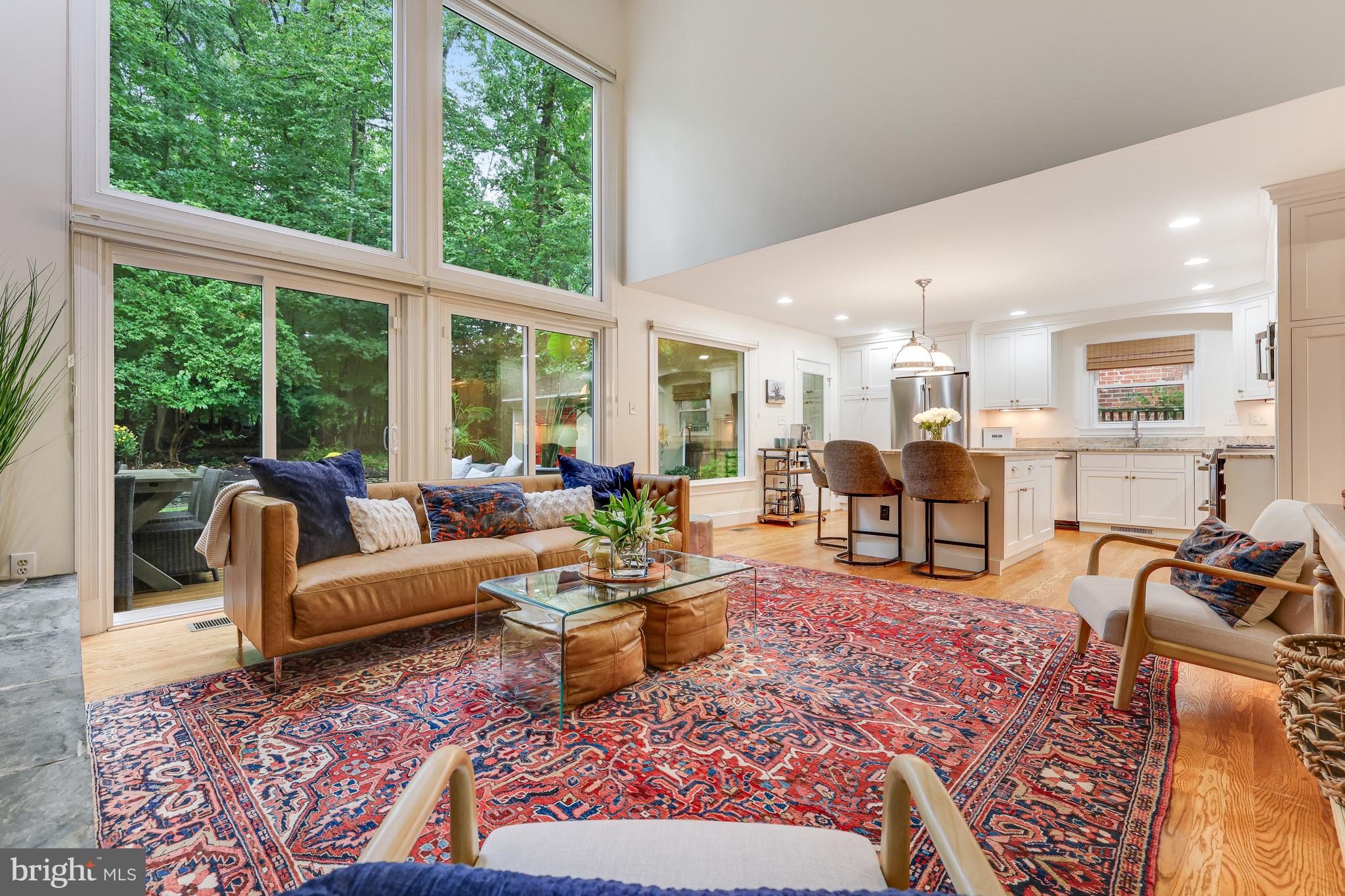 KINGS MANOR - Residential