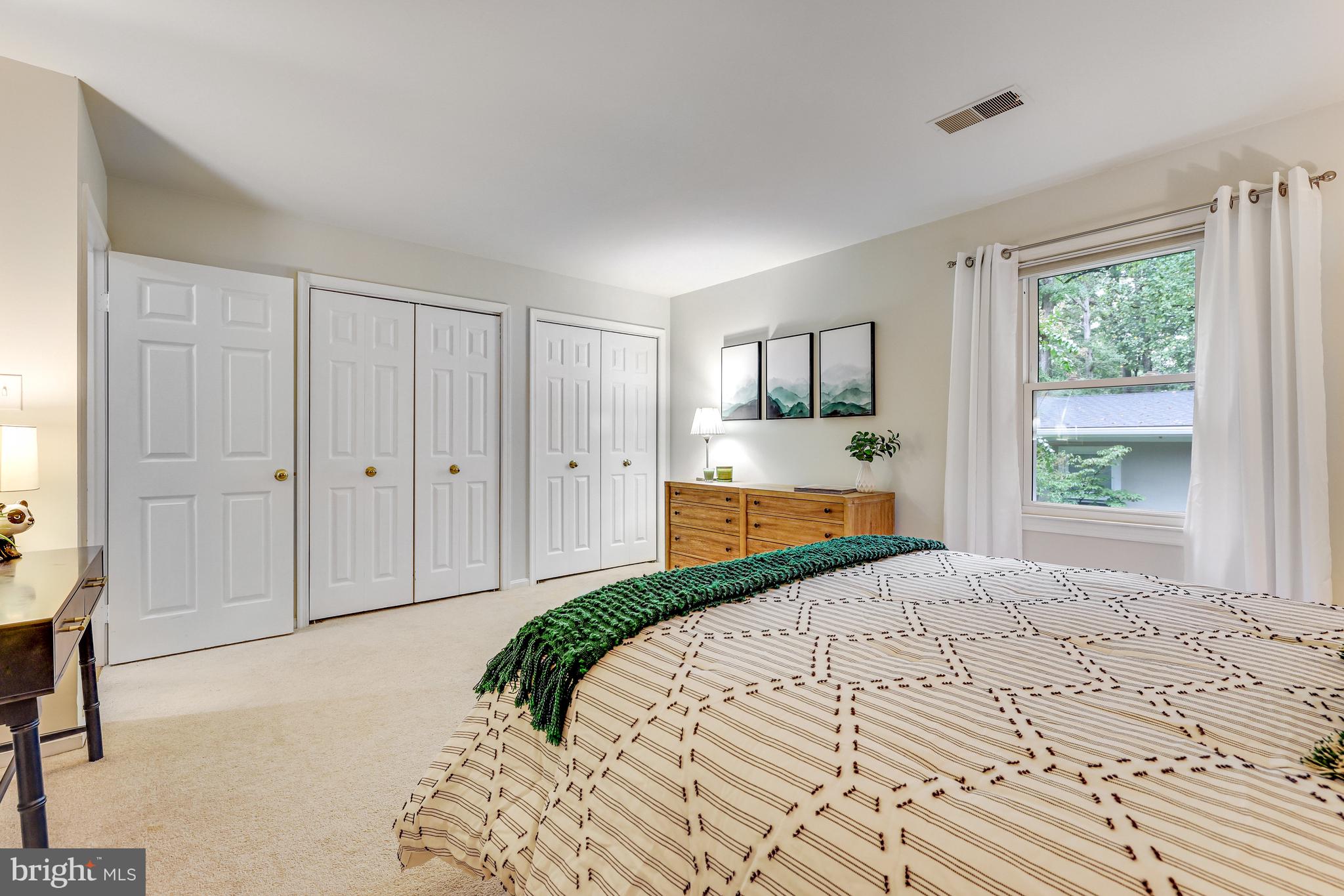 KINGS MANOR - Residential