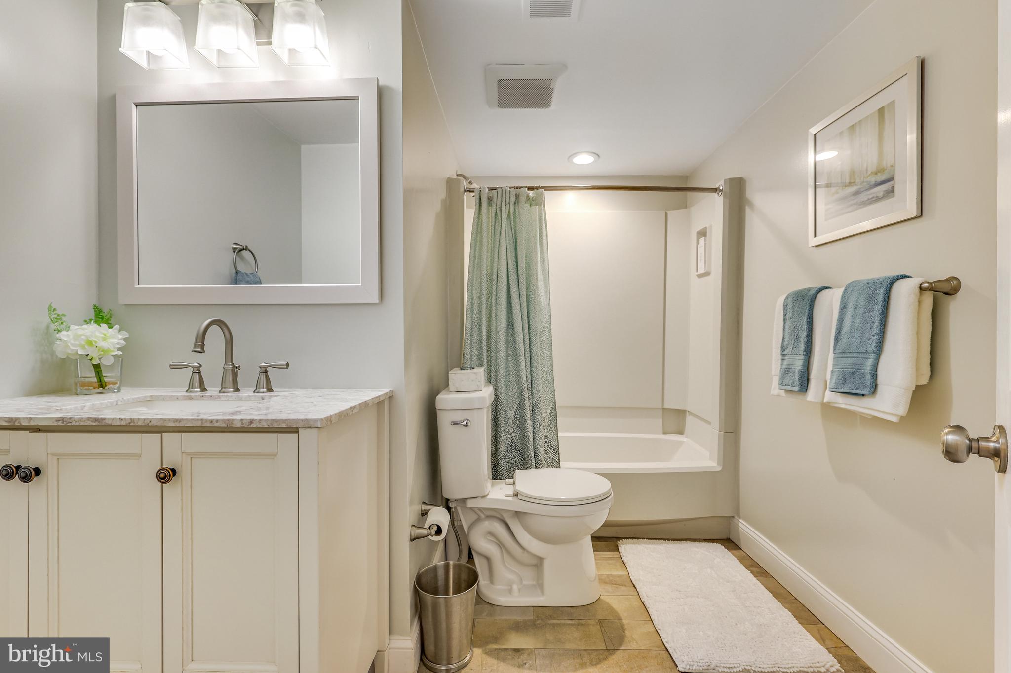 KINGS MANOR - Residential